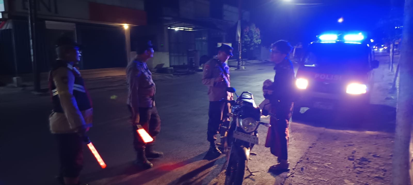 Polsek Warujayeng Gelar Razia SREG di Jalan A. Yani untuk Cegah Balap Liar