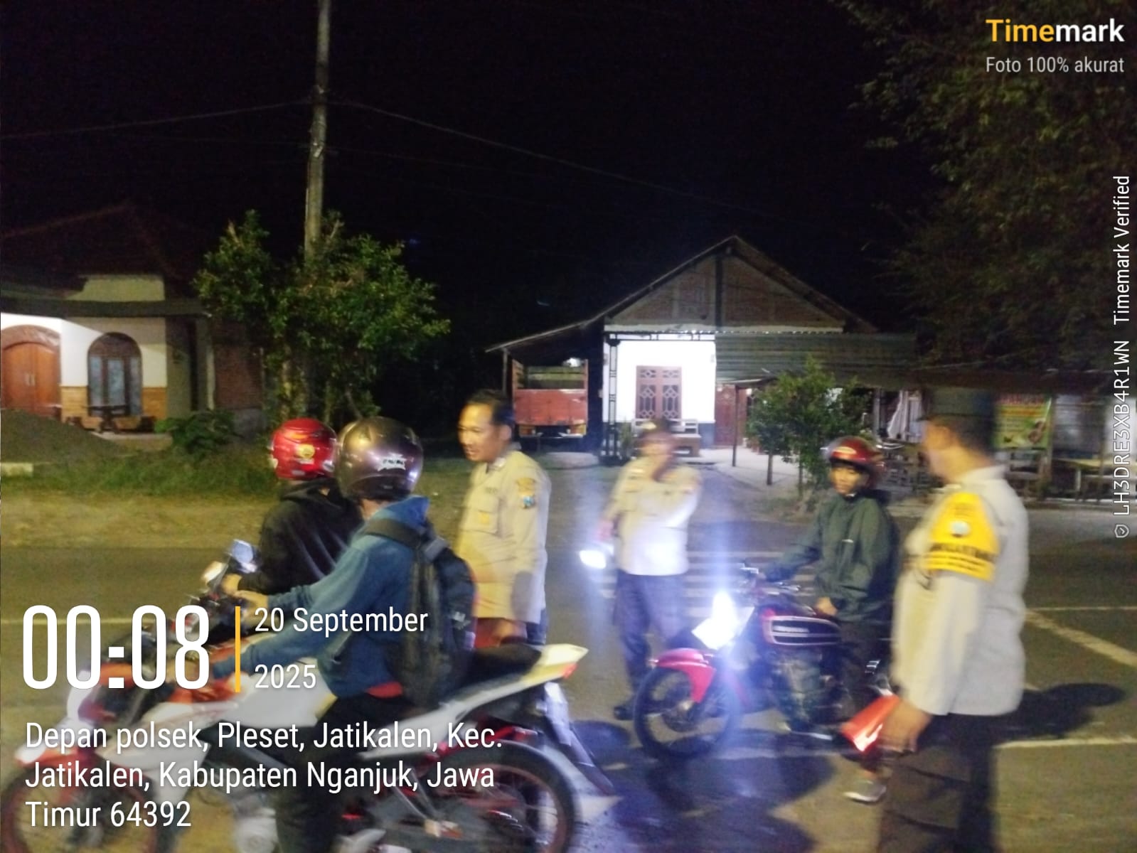 Cegah Gesekan Antar Perguruan Silat, Polsek Jatikalen Laksanakan Operasi Sreg di depan mapolsek
