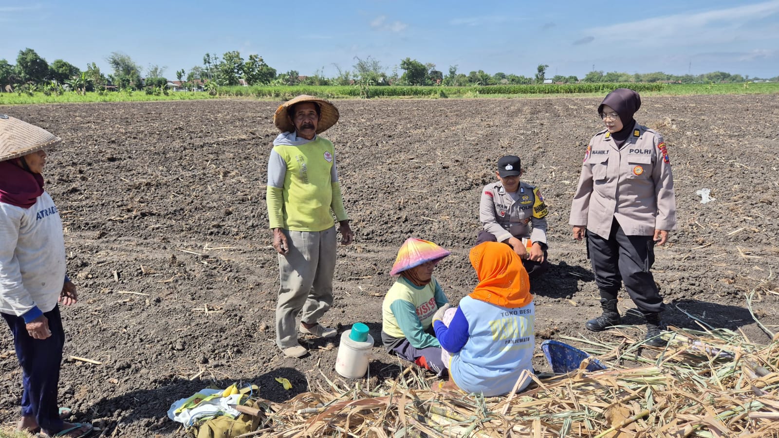 Kanit Binmas Polsek Kertosono Lakukan Pengecekan Lahan Pertanian untuk Dukung Program Ketahanan Pangan