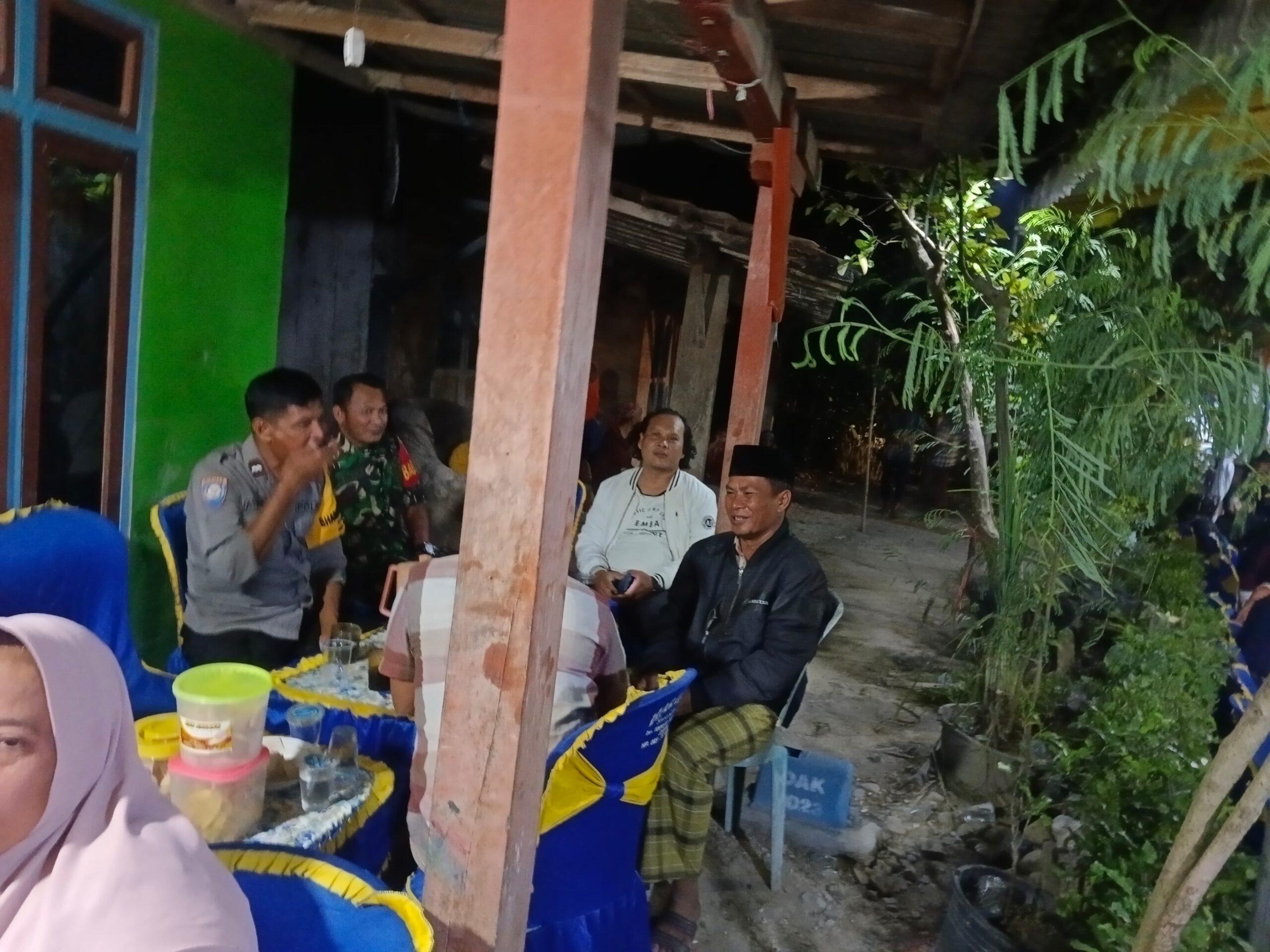 Bhabinkamtibmas dan Babinsa Desa Pule Polsek Jatikalen Pam Giat Di Desa Binaannya
