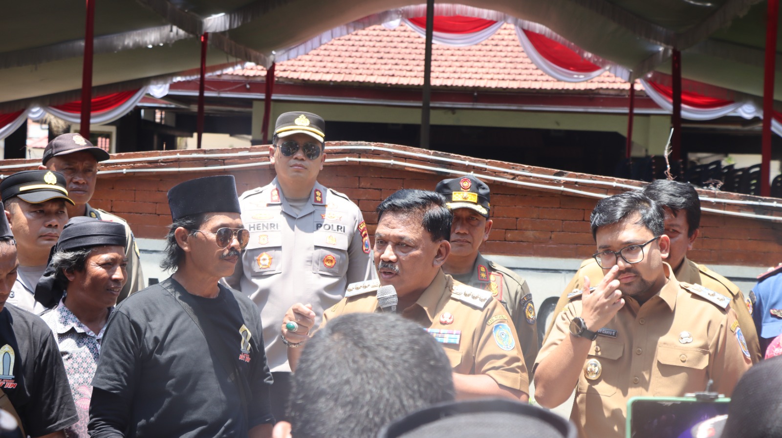 Polres Nganjuk Siagakan Personel Amankan Aksi Damai RT/RW di DPRD