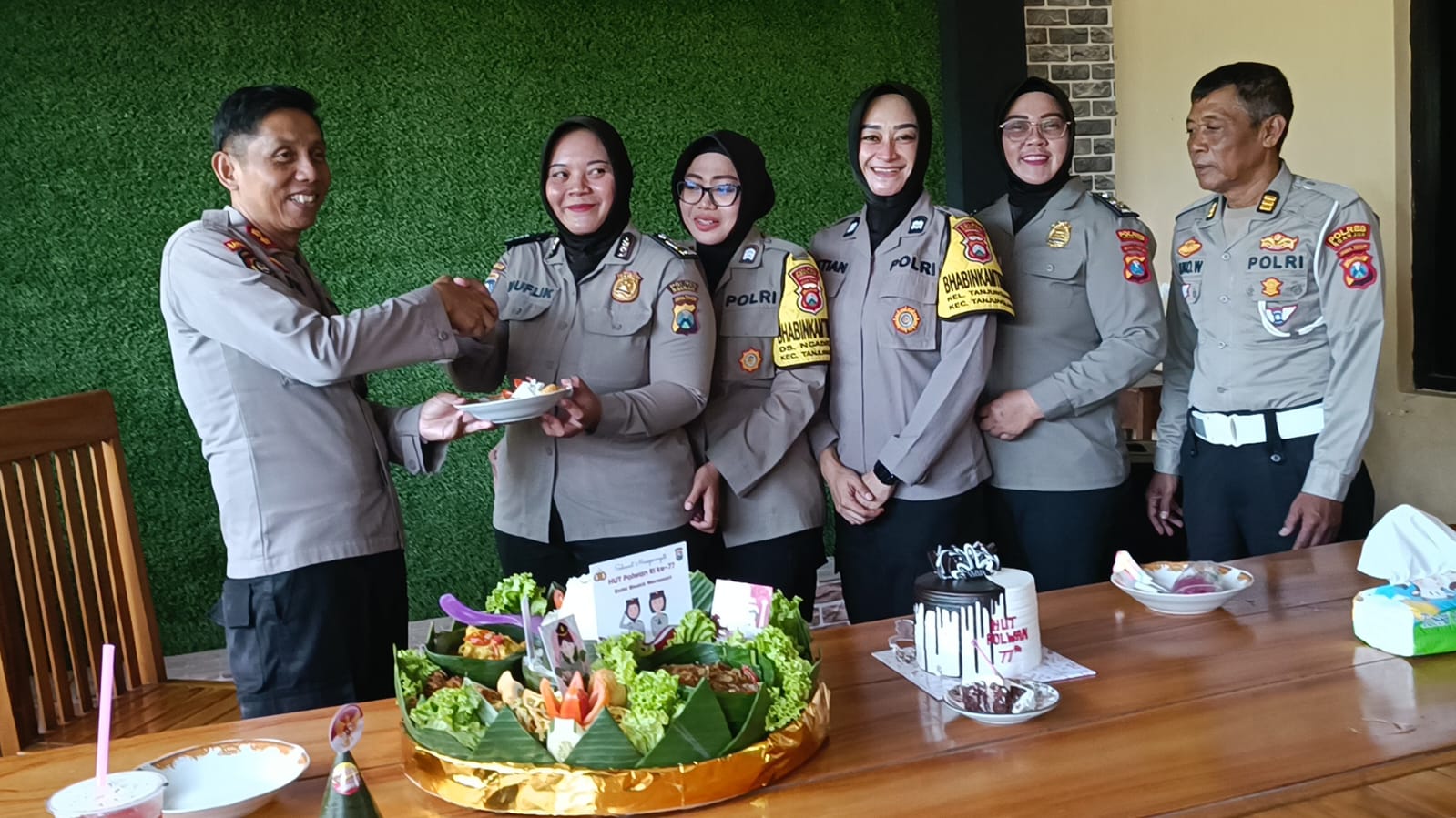 Polsek Warujayeng Gelar Tasyakuran Peringati HUT Polwan ke-77