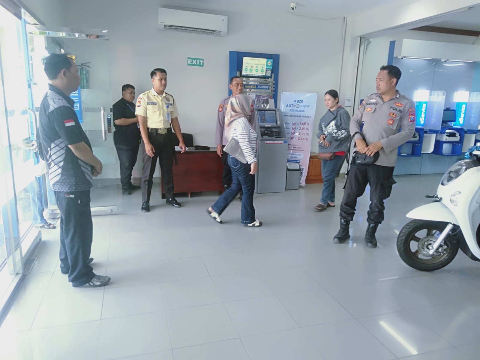Patroli Perbankan, Polsek Nganjuk Kota Himbau Nasabah dan Security Waspadai Aksi Kriminalitas 3C