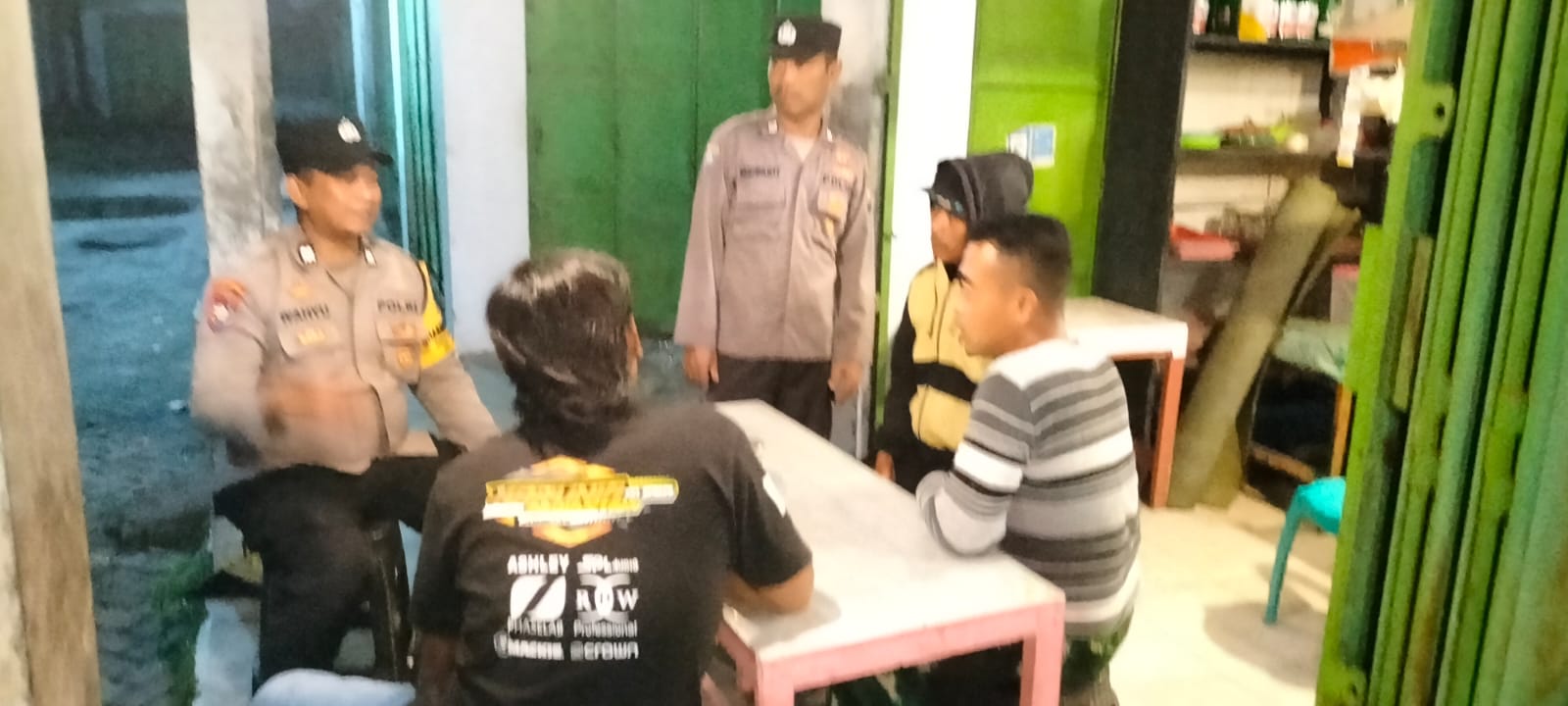 ‎Bhabinkamtibmas Desa Begendeng Polsek Jatikalen Patroli Dialogis dan Sambang di Desa Binaan, Ini tujuannya