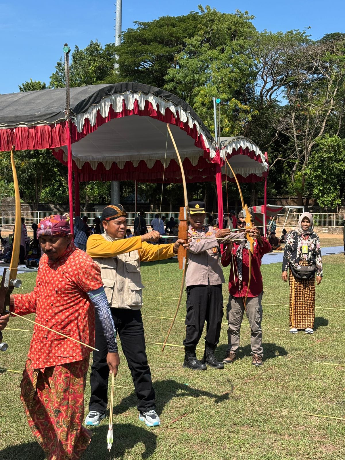 Kapolsek Nganjuk Kota Hadiri Gladen Ageng 2025 : Lestarikan Warisan Budaya dan Sportivitas