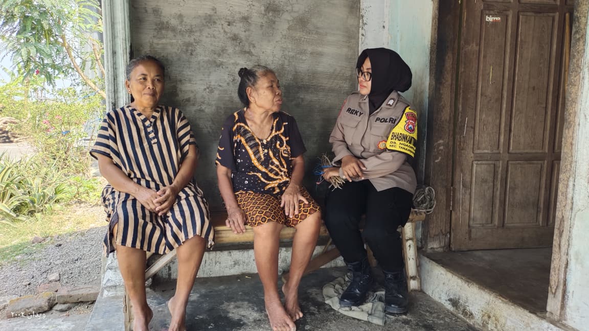 Bhabinkamtibmas Desa Ngadirejo Sambang Warga, Ajak Bersama Jaga Kamtibmas