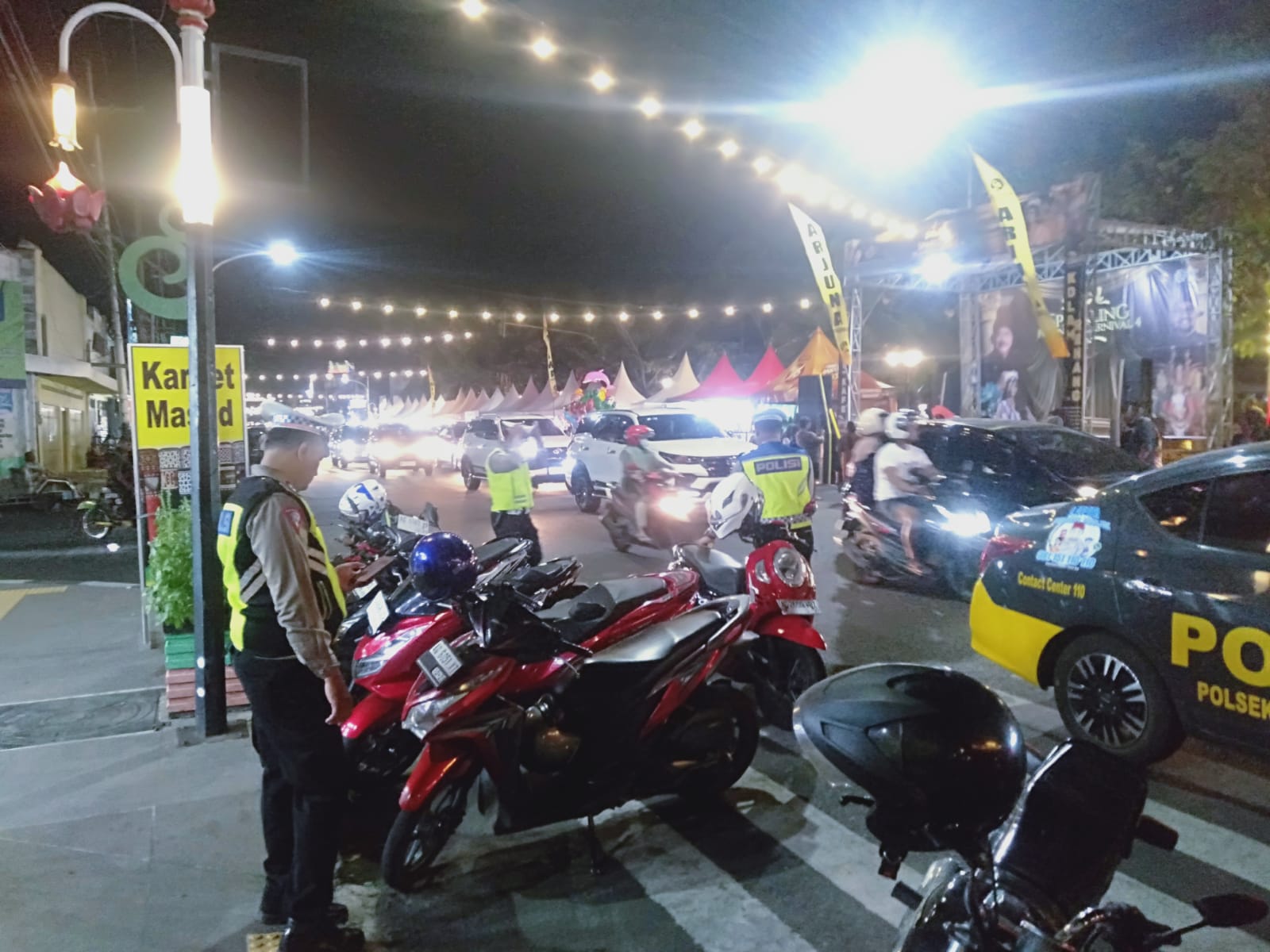 Polsek Nganjuk Kota Laksanakan Pengamanan Pameran Sparkling Nganjuk Karnival 4 Tahun 2025