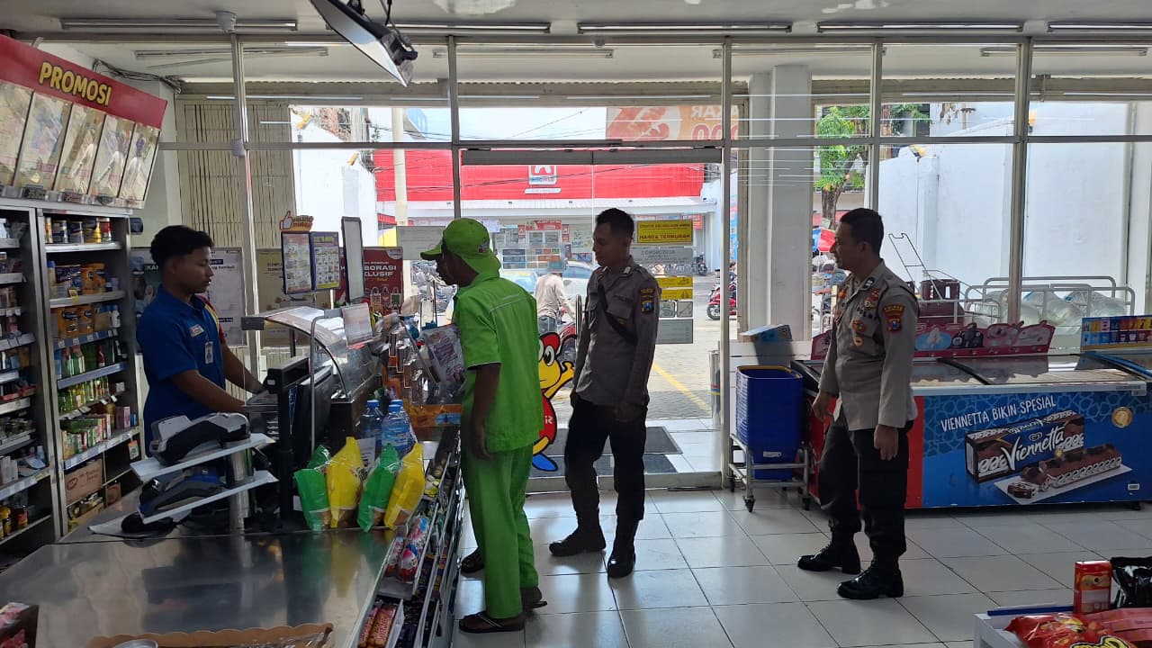 Polsek Kertosono Gelar Patroli Pertokoan untuk Cegah Curanmor di Toko Swalayan
