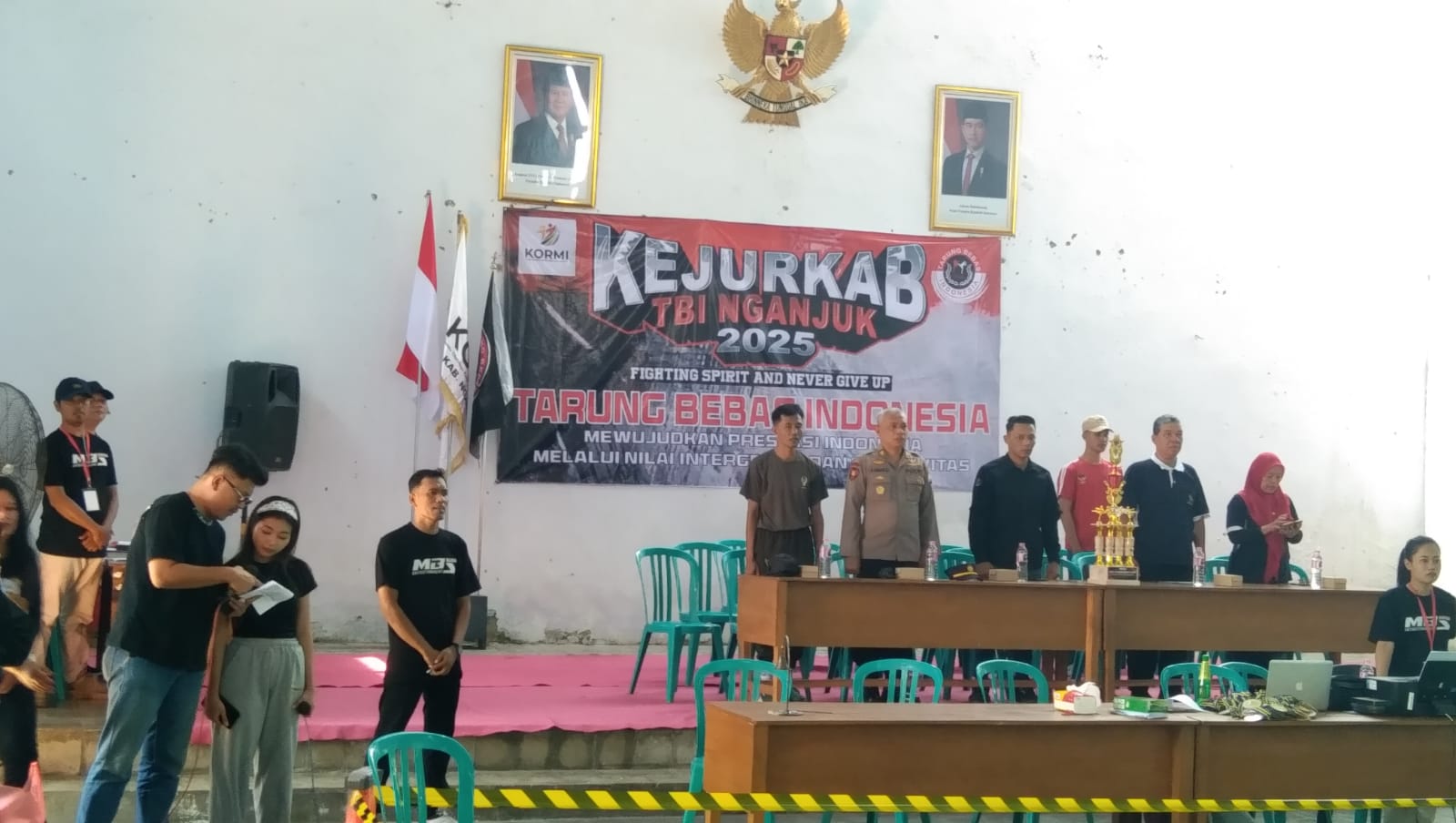 Polsek Warujayeng Amankan Kejurkab Tarung Bebas di Balai Kelurahan Warujayeng