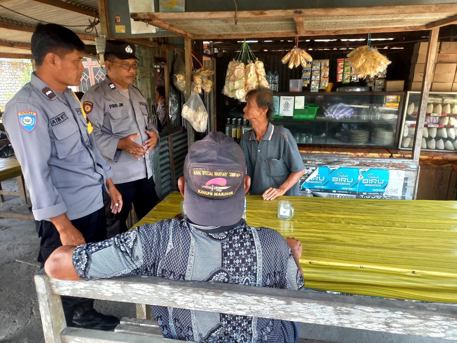 Patroli Dialogis, Anggota Polsek Jatikalen Sambangi Warga Masyarakat di Siang Hari, Sampaikan Pesan Kamtibmas