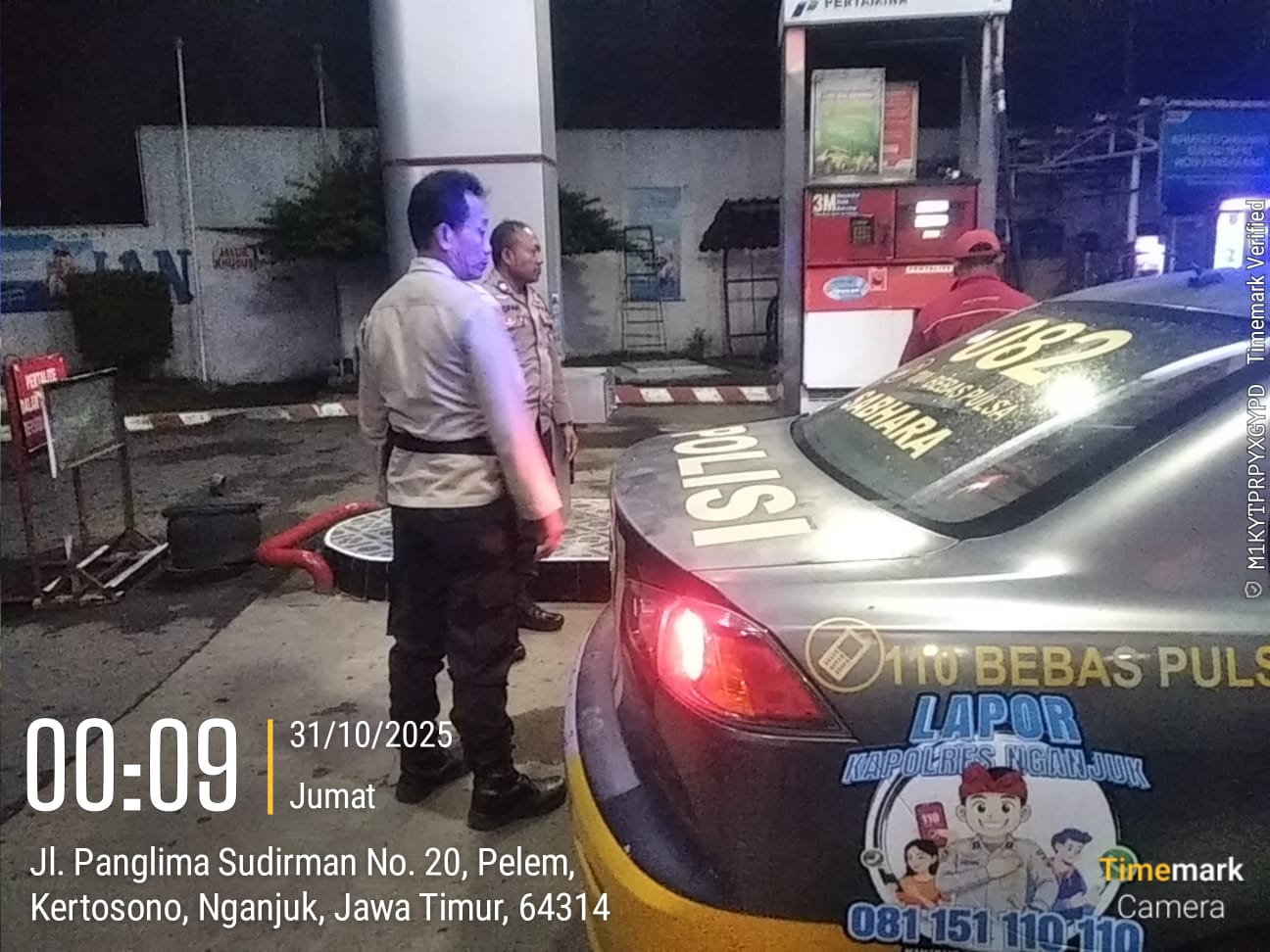 Patroli Samapta Polsek Kertosono Berikan Himbauan Kamtibmas saat Patroli di SPBU