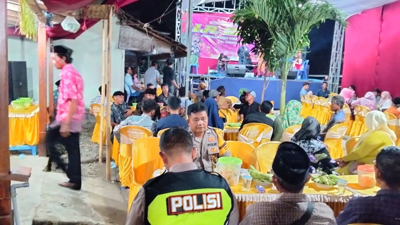 Bhabinkamtibmas Desa Perning Polsek Jatikalen Pam Giat Di Desa Binaannya