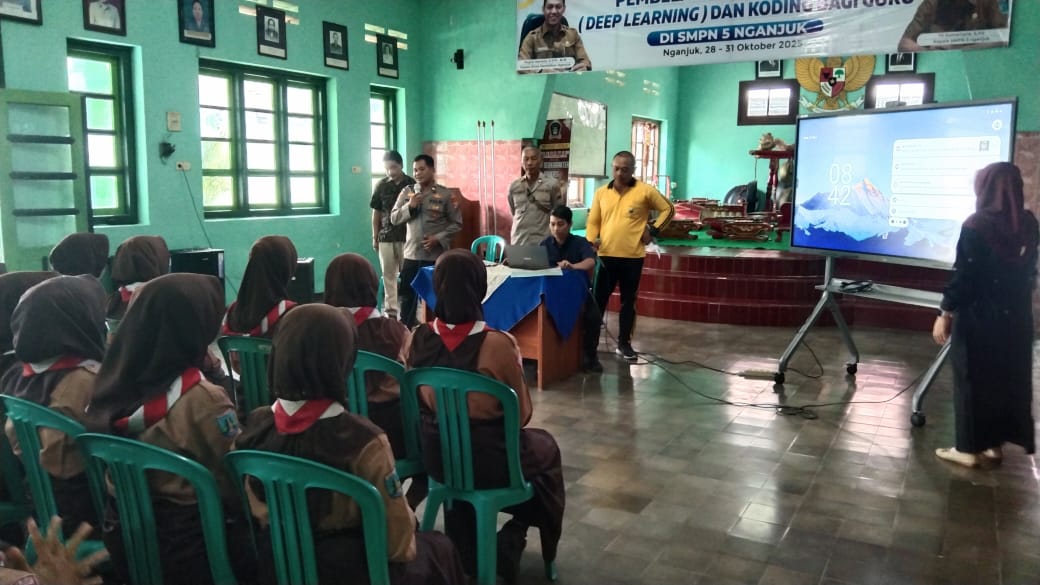 Unit Binmas Polsek Nganjuk Kota Sosialisasikan Penerimaan Siswa Baru SMA Kemala Taruna Bhayangkara