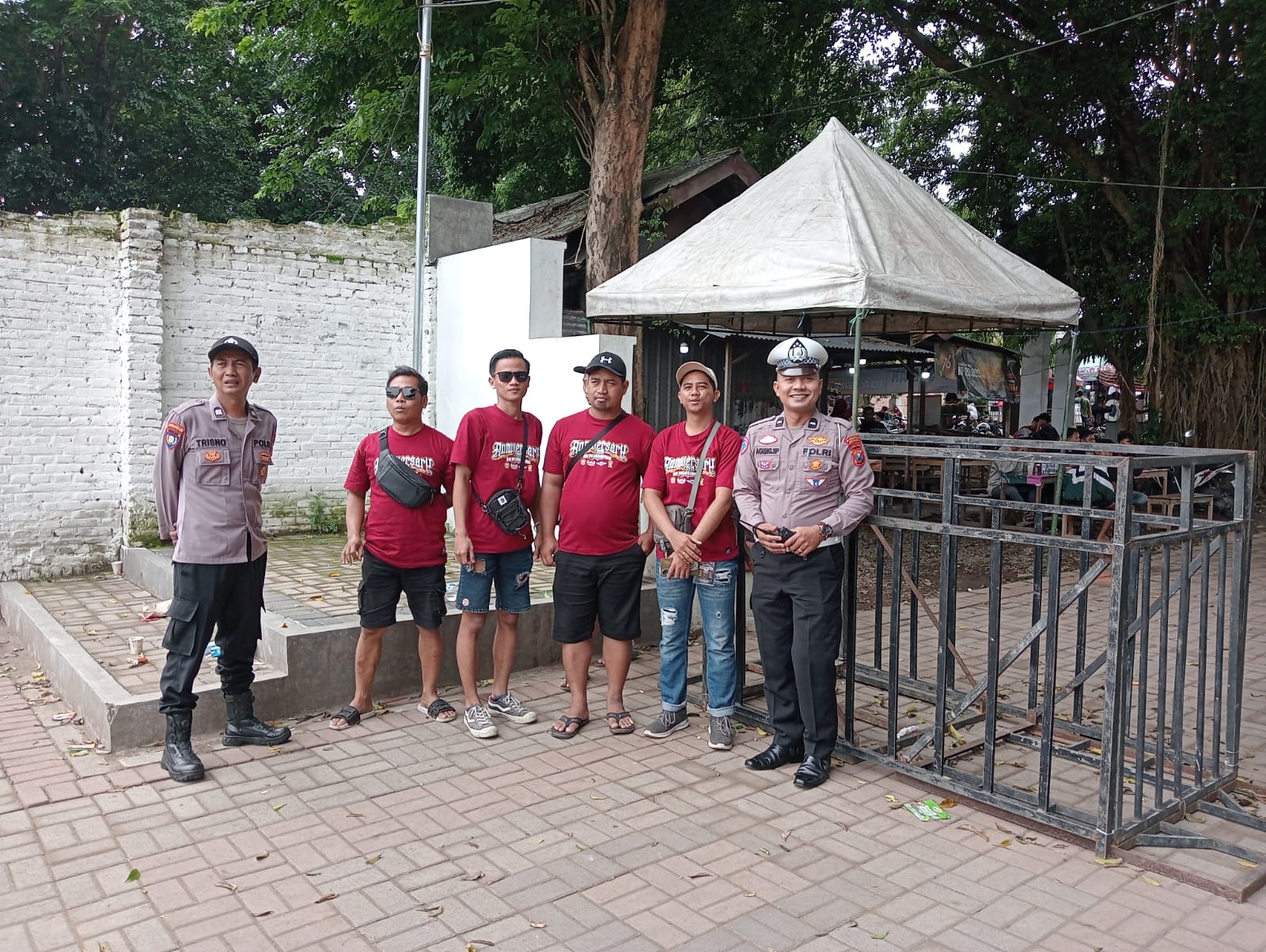 Regu Patroli Polsek Warujayeng Pantau Kesiapan Acara Anniversary ke-2 CB Warujayeng