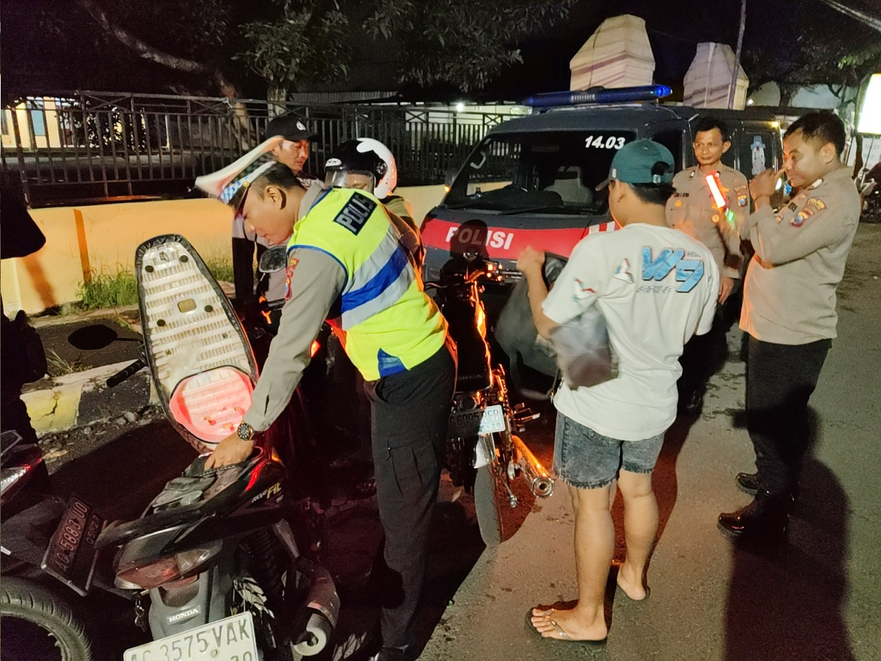 Jaga Kondusifitas Pasca Acara Komunitas CB, Polsek Warujayeng Gelar Patroli SREG