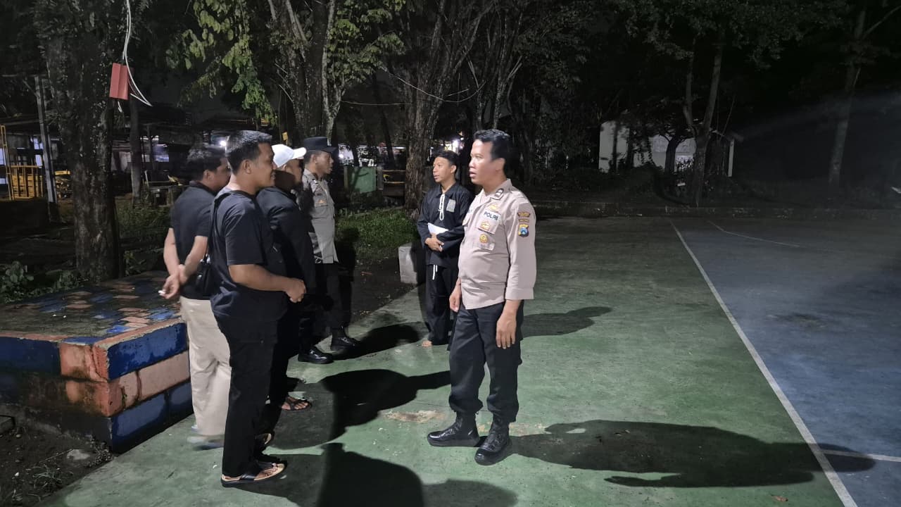 Cegah Gangguan Kamtibmas Personil Polsek Kertosono Amankan Giat UKT Perguruan Silat PSHT