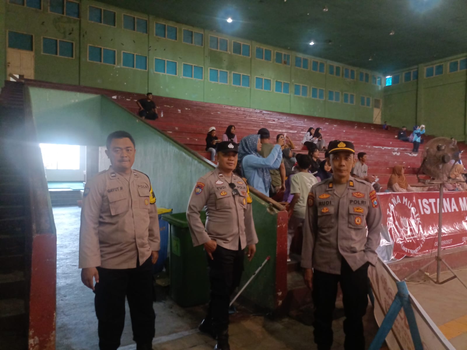 Polsek Nganjuk Kota Laksanakan Pengamanan Kejurkab Drum Band Hari Pahlawan 2025