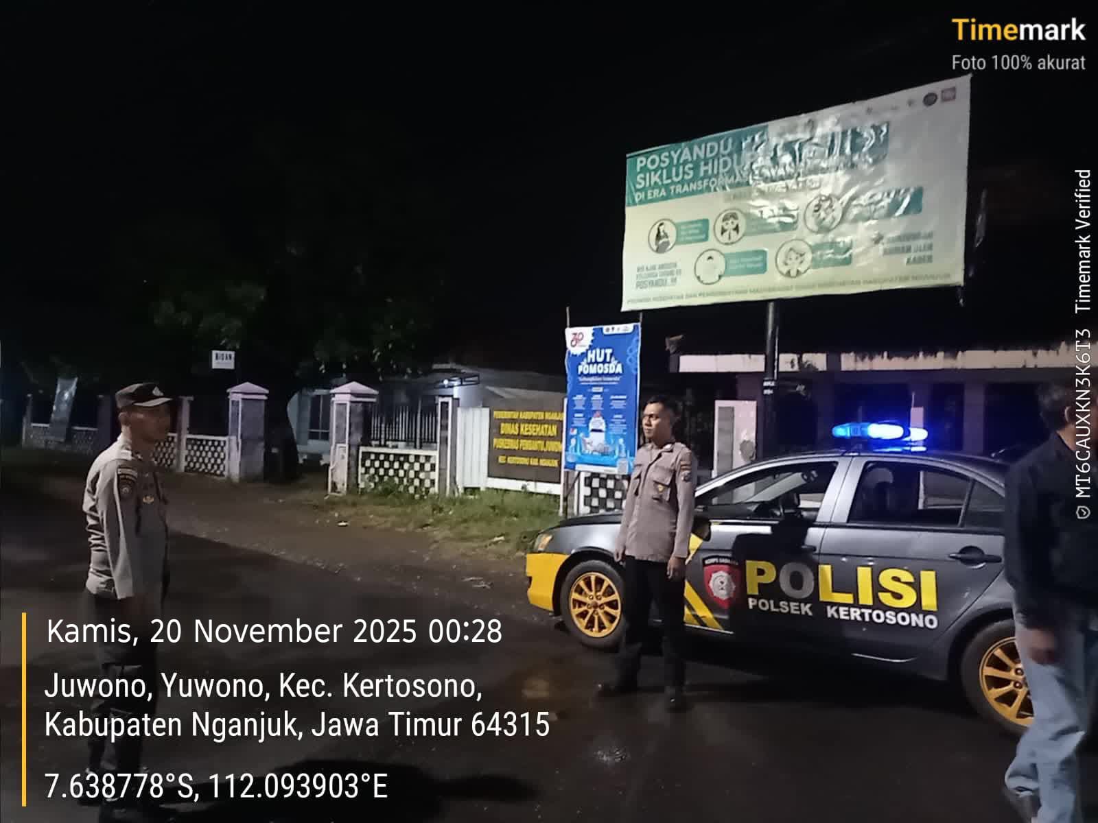 Patroli Pemukiman Cegah Tindak Kejahatan Saat Dini Hari