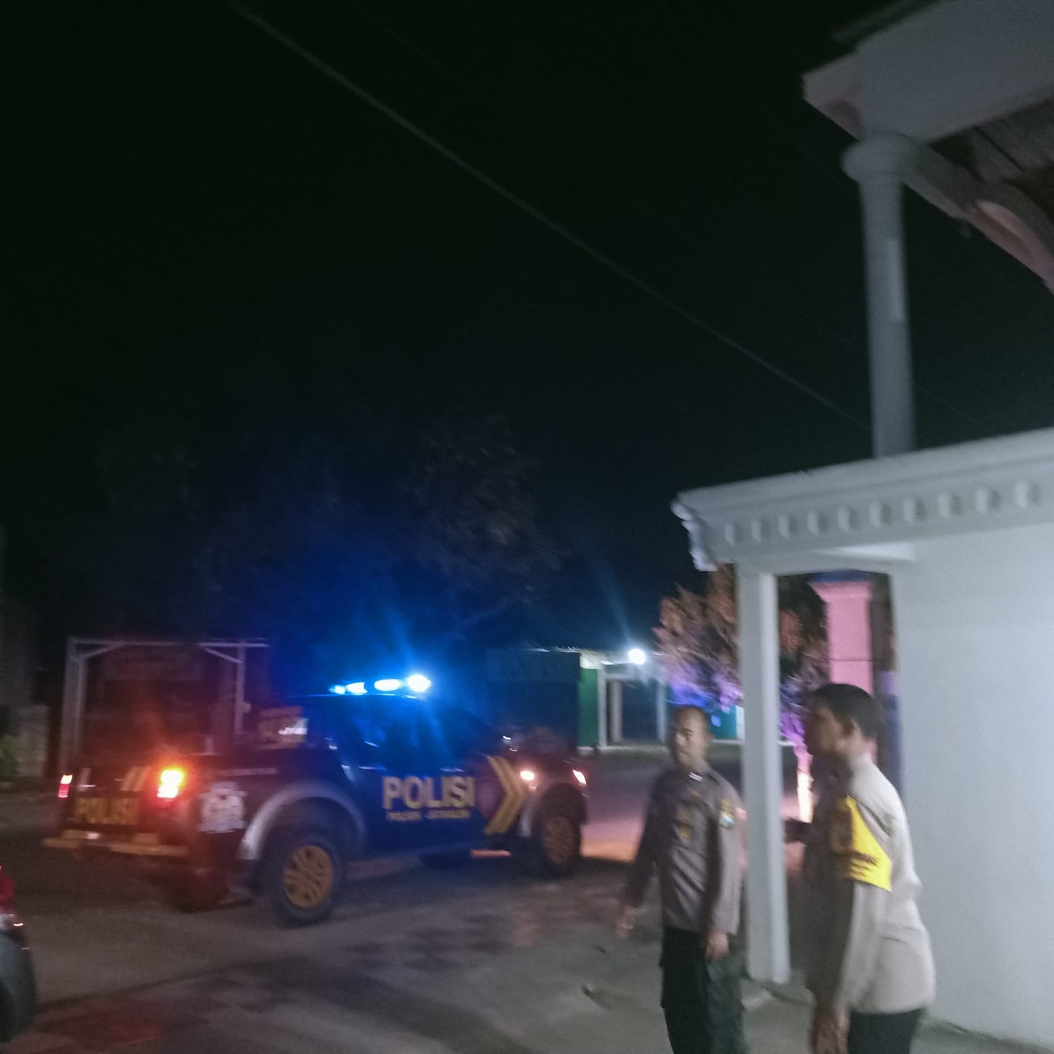 Anggota Polsek Jatikalen Laksanakan patroli di BANK BRI