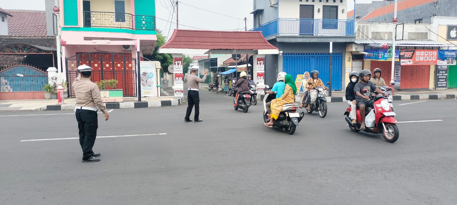 Polsek Nganjuk Kota Laksanakan Penampilan Pagi, Wujud Nyata Pelayanan Prima Polri kepada Masyarakat