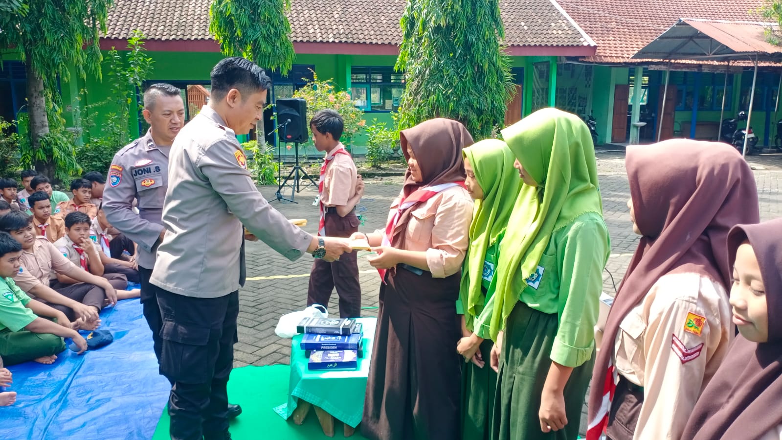 Kapolsek Jatikalen Ajak Pelajar SMPN 1 Jatikalen Jadi Generasi Cerdas Tanpa Narkoba