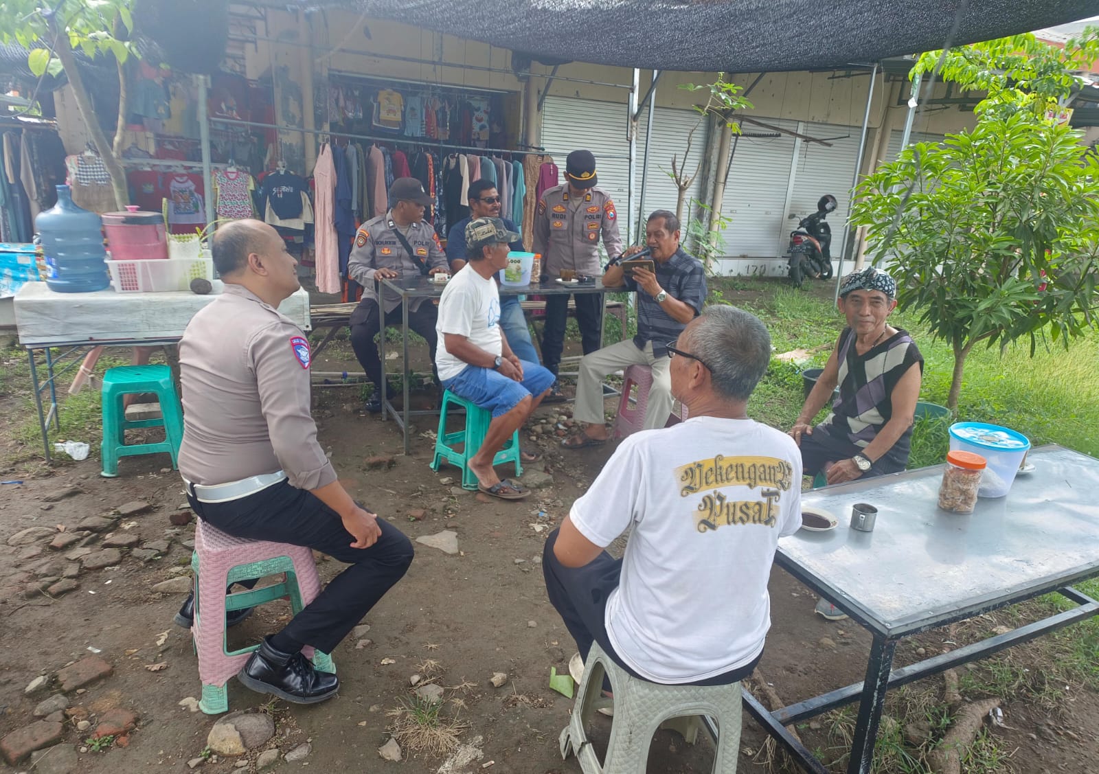Polsek Nganjuk Kota Gelar Patroli Kamtibmas, Ajak Warga Jaga Keamanan Lewat Giat Kopling