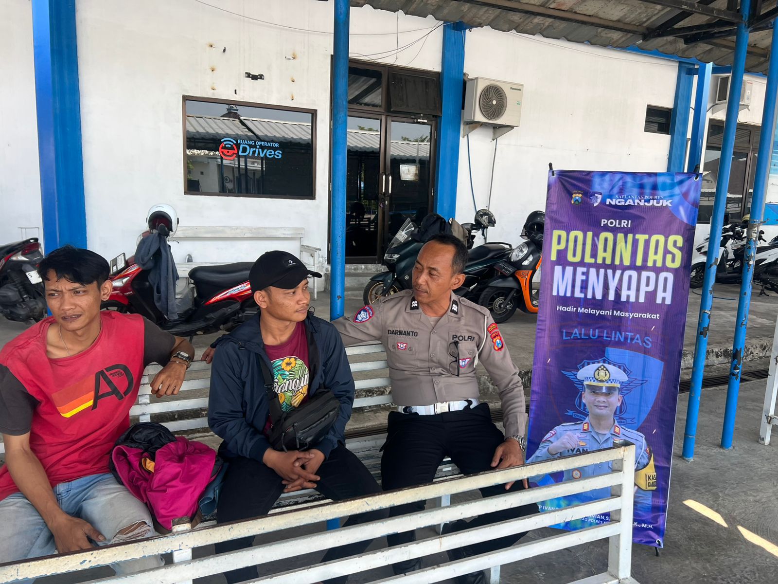 Satlantas Polres Nganjuk Hadirkan Program “Polantas Menyapa”, Wujudkan Pelayanan Humanis dan Dekat dengan Masyarakat