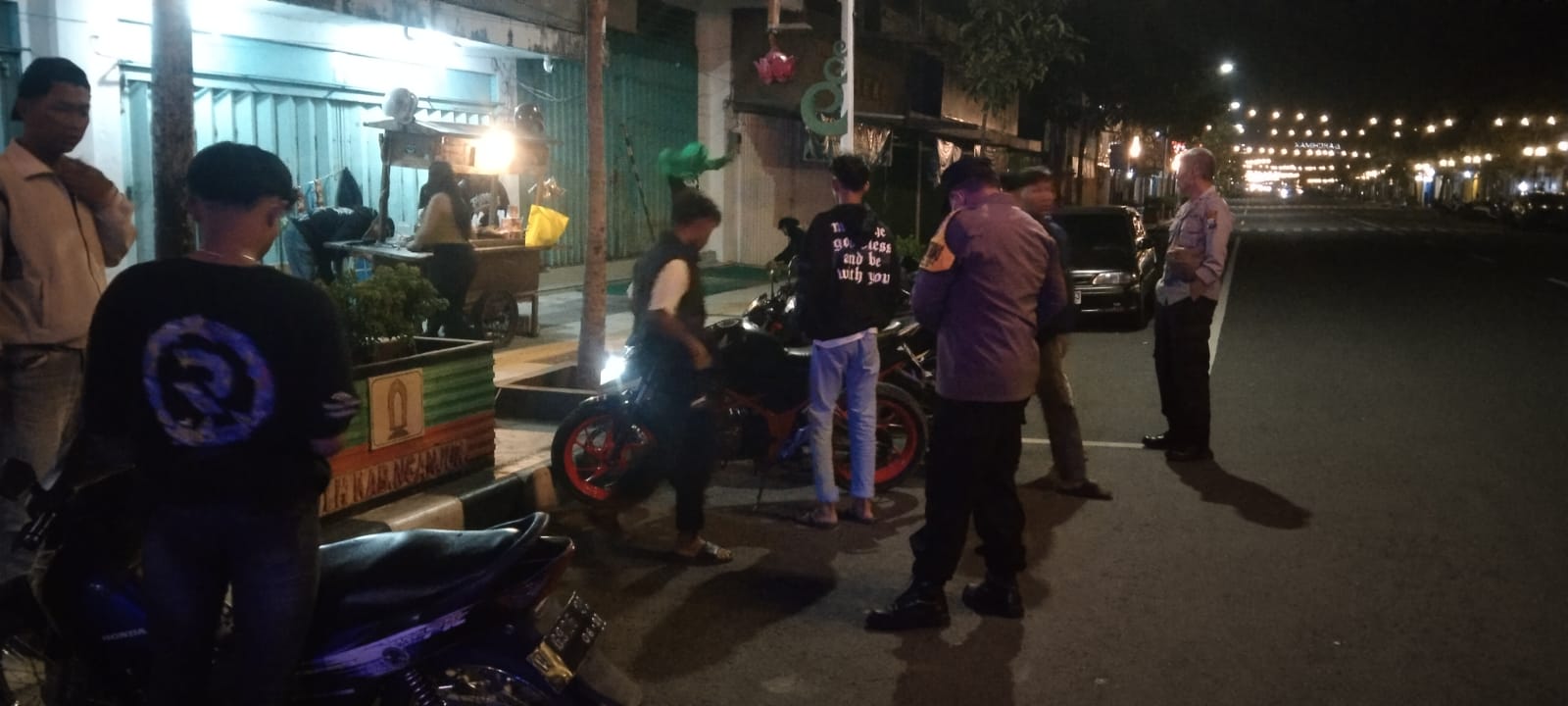Polsek Nganjuk Kota Gelar Patroli SREG, Jaga Kondusifitas Wilayah dan Cegah Balap Liar