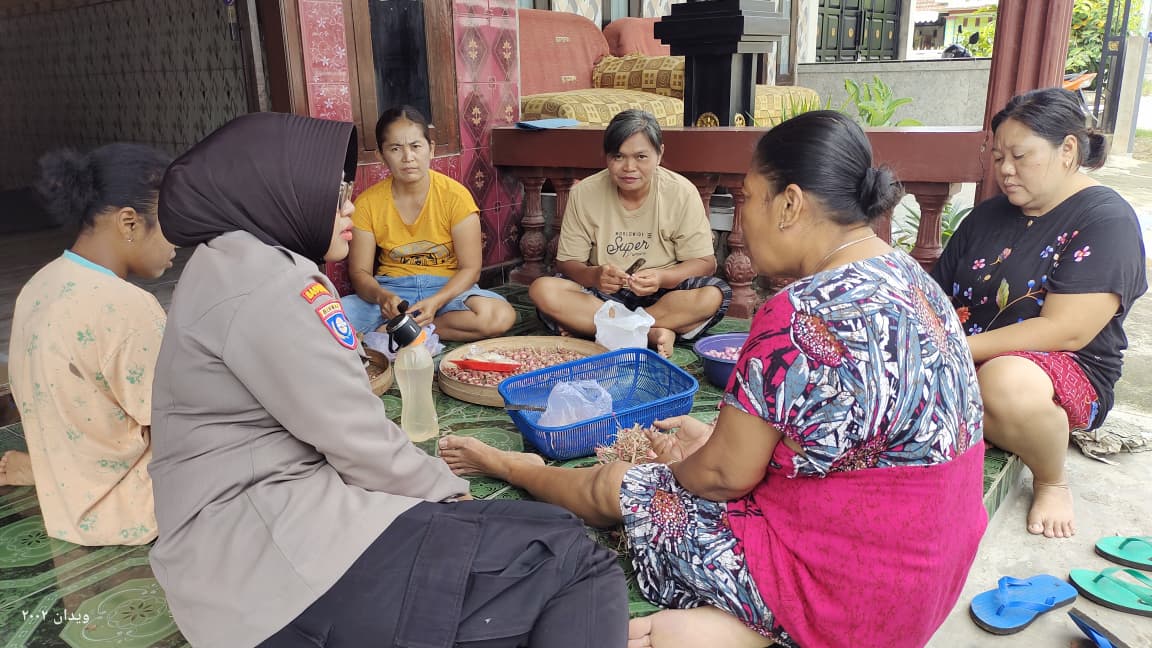 Sapa Warga, Bhabinkamtibmas Ngadirejo Sampaikan Pesan Cegah Penipuan Online dan Berita Hoax