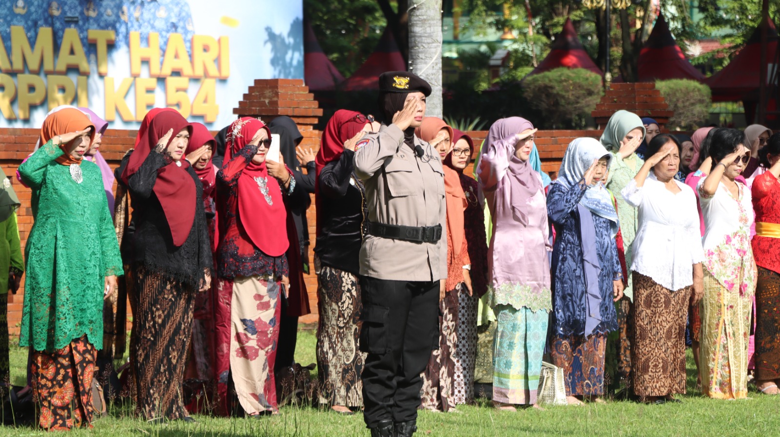 Peringati Hari Ibu ke-97, Wakapolres Nganjuk Hadiri Upacara Bersama Forkopimda