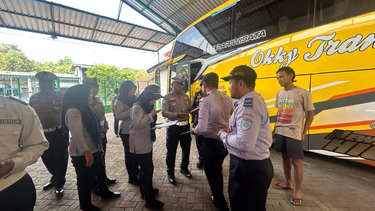 Jelang Operasi Lilin Semeru 2025, Polres dan Dishub Nganjuk “Geruduk” Garasi PO Bus, Pastikan Armada Nataru Laik Jalan