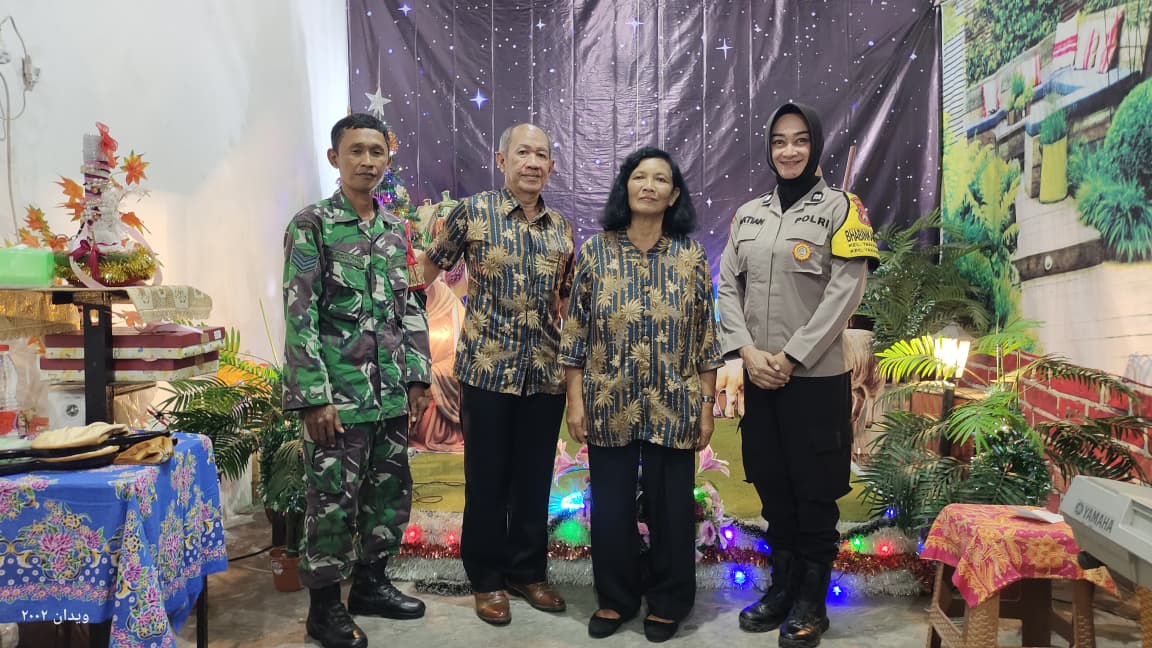 Polsek Warujayeng Lakukan Pengamanan Ibadah Natal Toko Pelangi di Tanjunganom