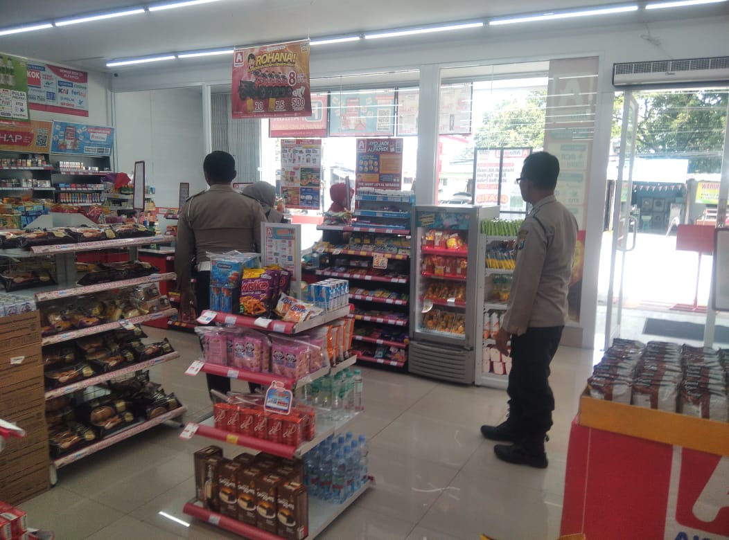 Polsek Kertosono Gelar Patroli di Toko Swalayan, Berikan Himbauan Kamtibmas Waspada Curanmor