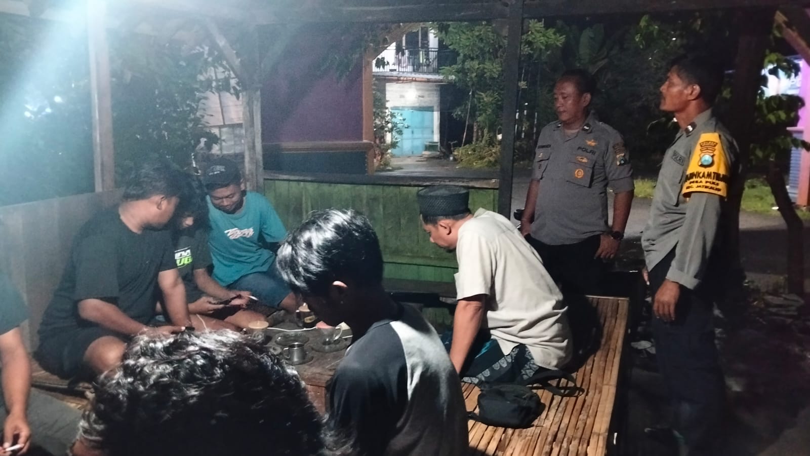 Bhabinkamtibmas Desa Perning Polsek Jatikalen Ajak Warga Peran Aktif Jaga Kamtibmas