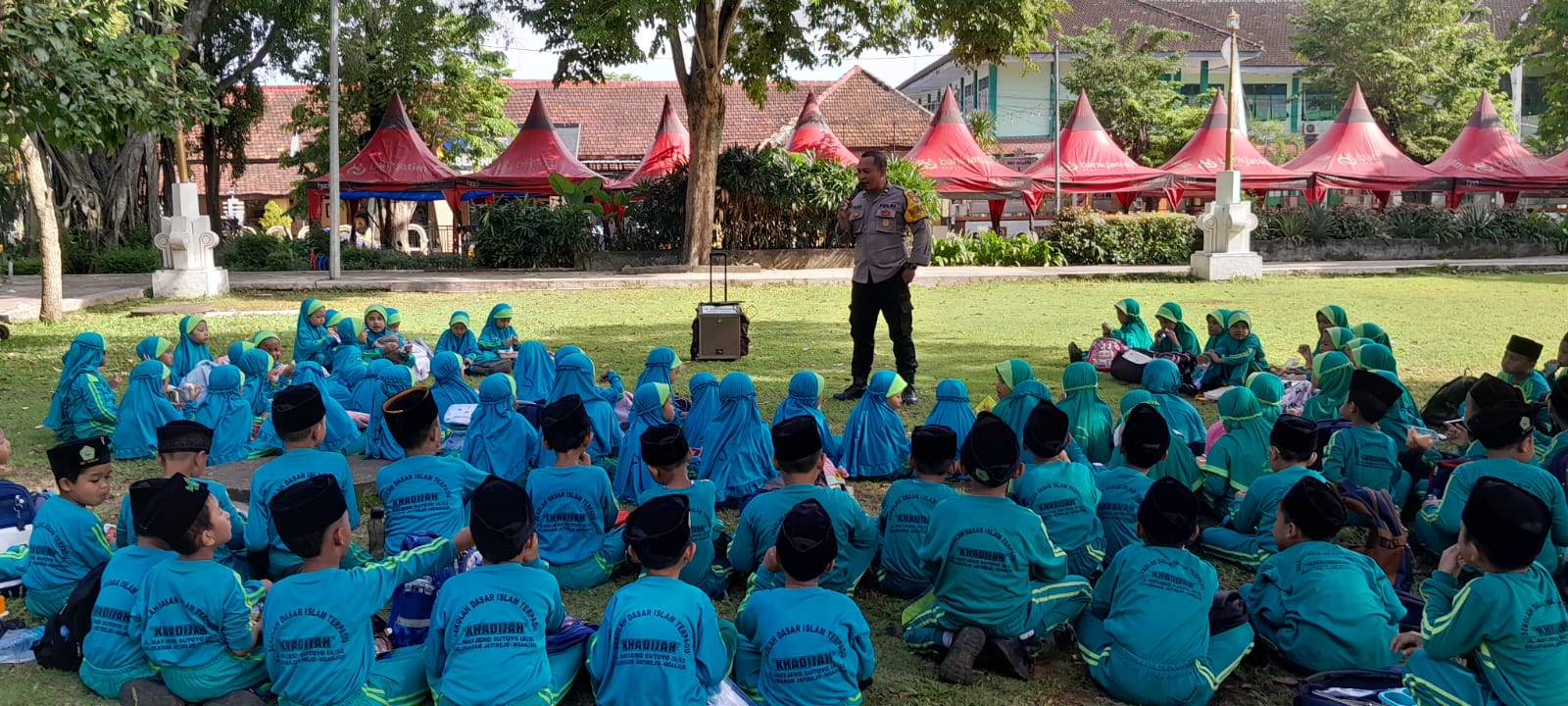 Polisi Sahabat Anak, Polsek Nganjuk Kota Berikan Wawasan Anti Bullying dan Kenalkan Profesi Polri