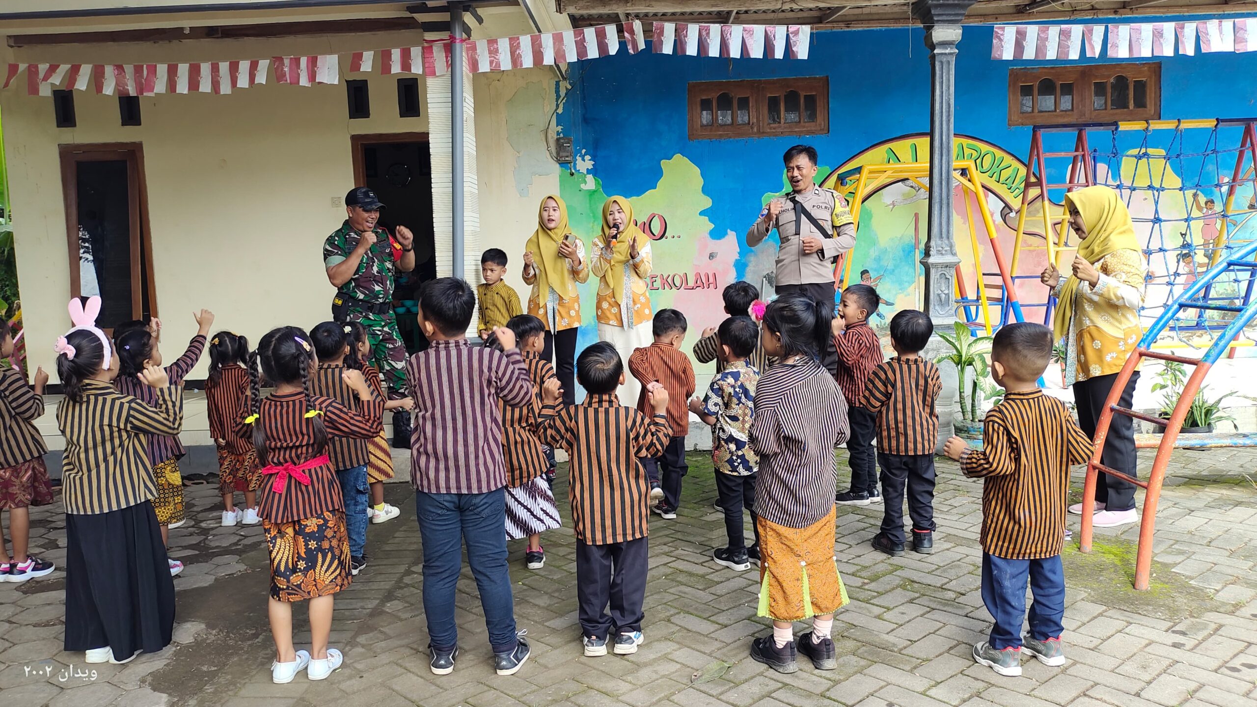 Polisi Ajak Anak TK Pertiwi 2 Demangan Senam Ceria Lewat Program AIH