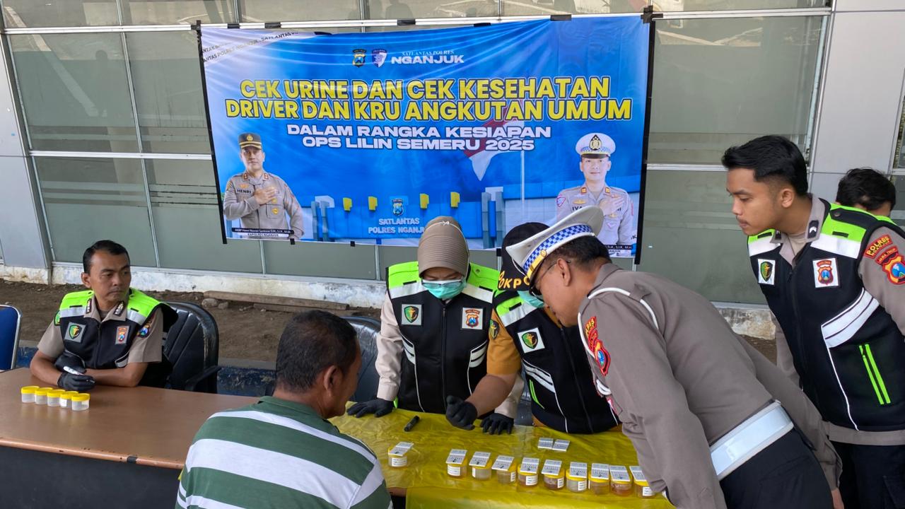 Cek Urin dan Kesehatan Sopir Bus, Polres Nganjuk Pastikan Kesiapan Operasi Lilin Semeru 2025