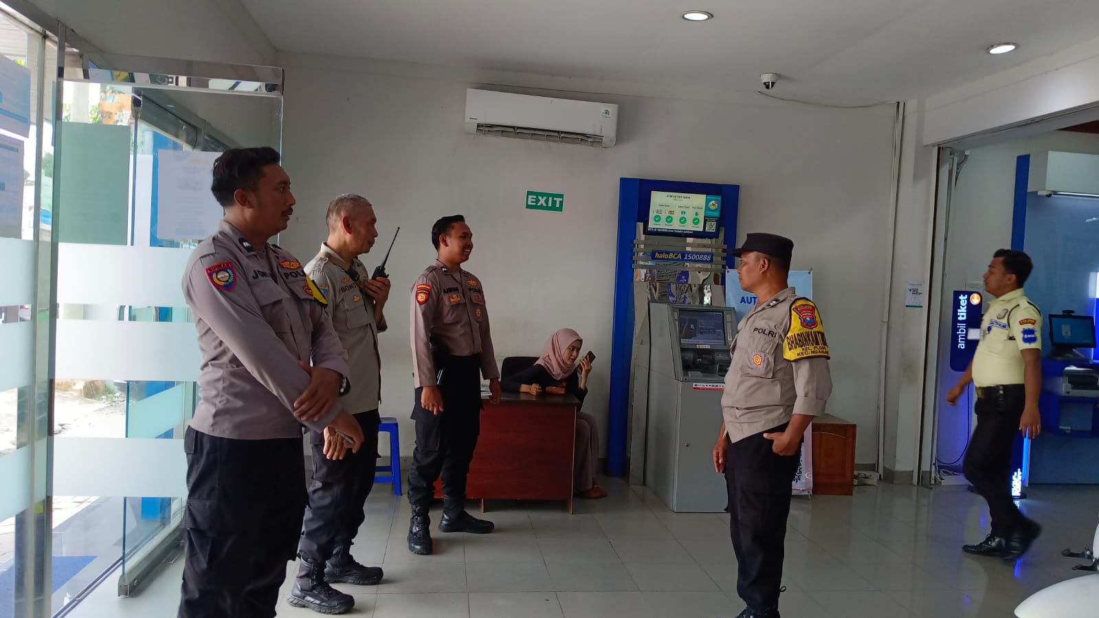 Polsek Nganjuk Kota Gelar Patroli Perbankan, Antisipasi Aksi 3C dan Berikan Himbauan kepada Nasabah serta Petugas Security