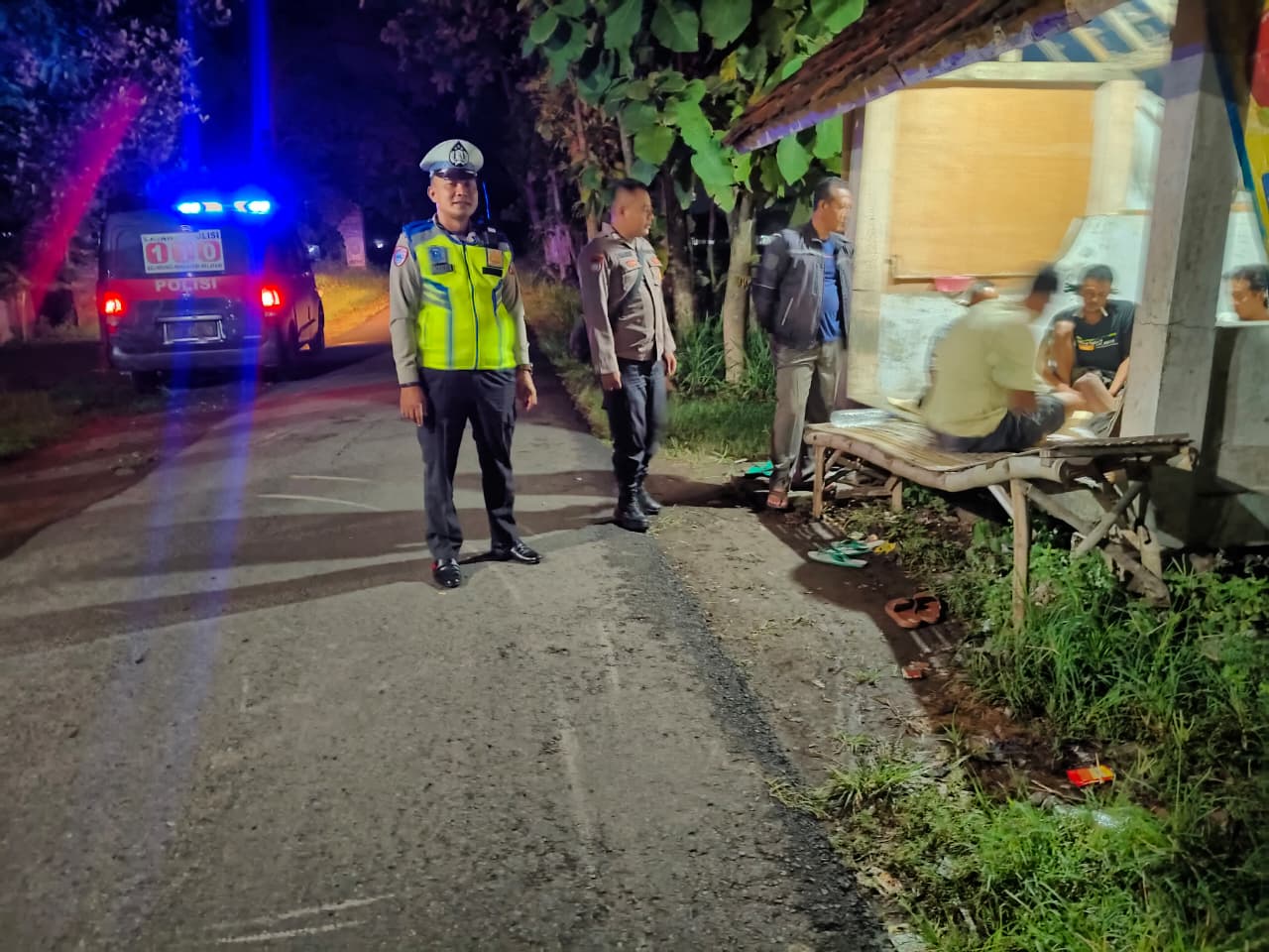 Polsek Warujayeng Tingkatkan Patroli Malam di Pemukiman Warga