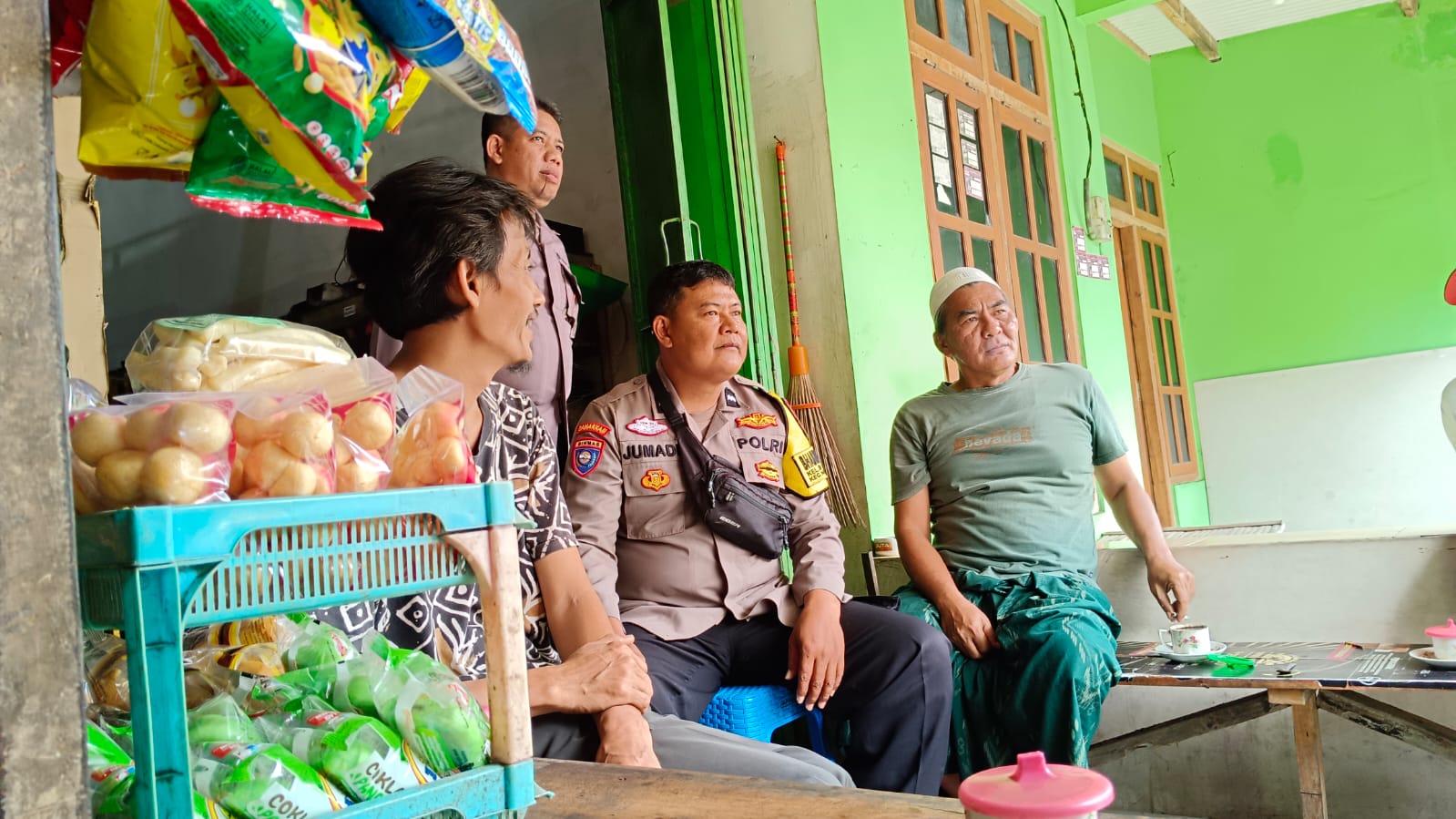 Patroli Polsek Nganjuk Kota Gelar Kopling Kamtibmas Bersama Warga Kelurahan Bogo