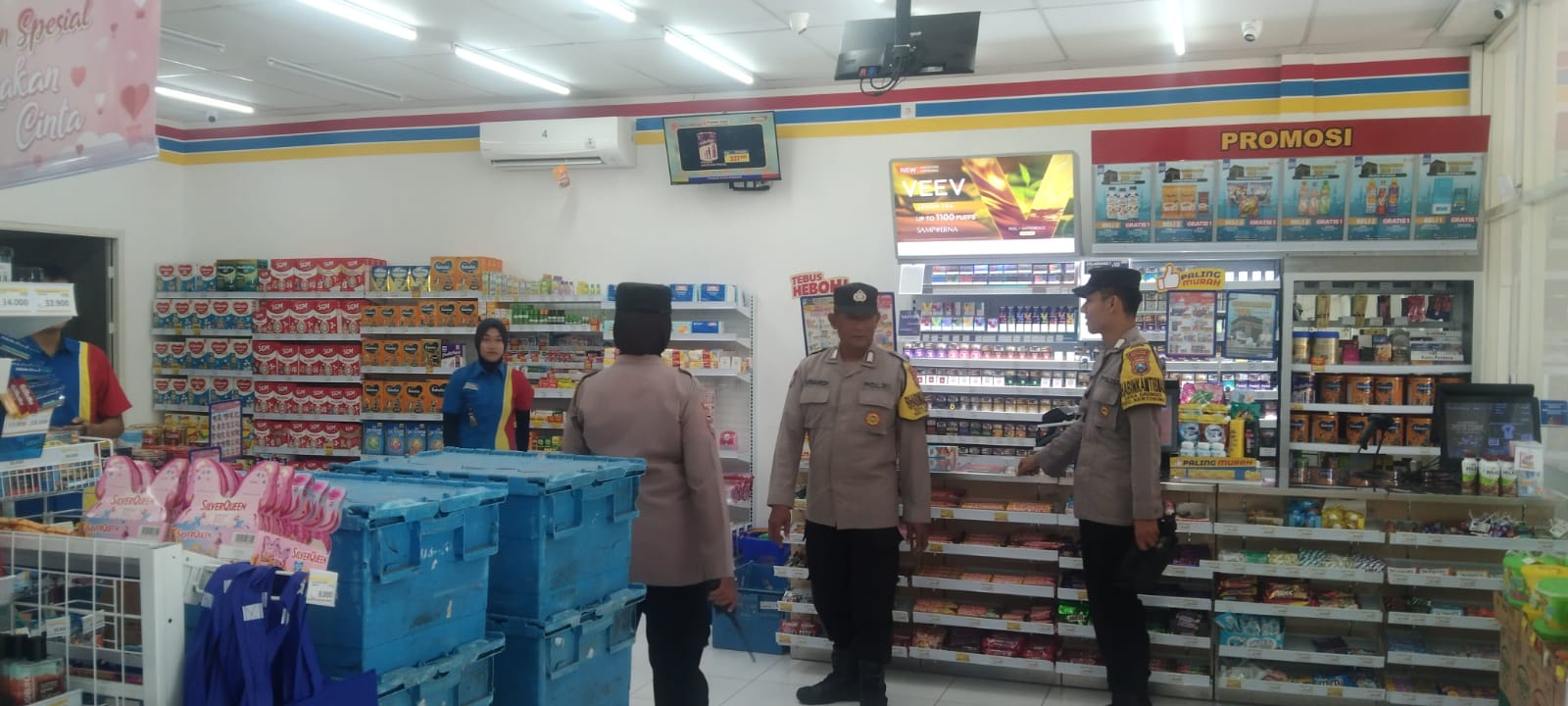 Polsek Kertosono Gelar Patroli di Toko Swalayan, Berikan Himbauan Kamtibmas Waspada Curanmor