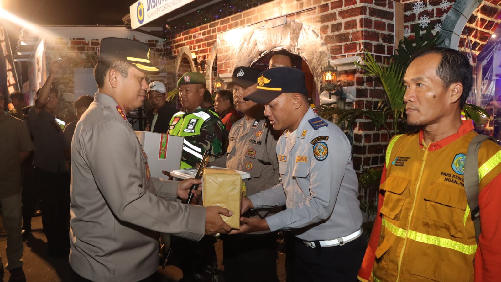 Sinergi Forkopimda, Kapolres Nganjuk Tinjau Kesiapan Pos Operasi Lilin Semeru 2025