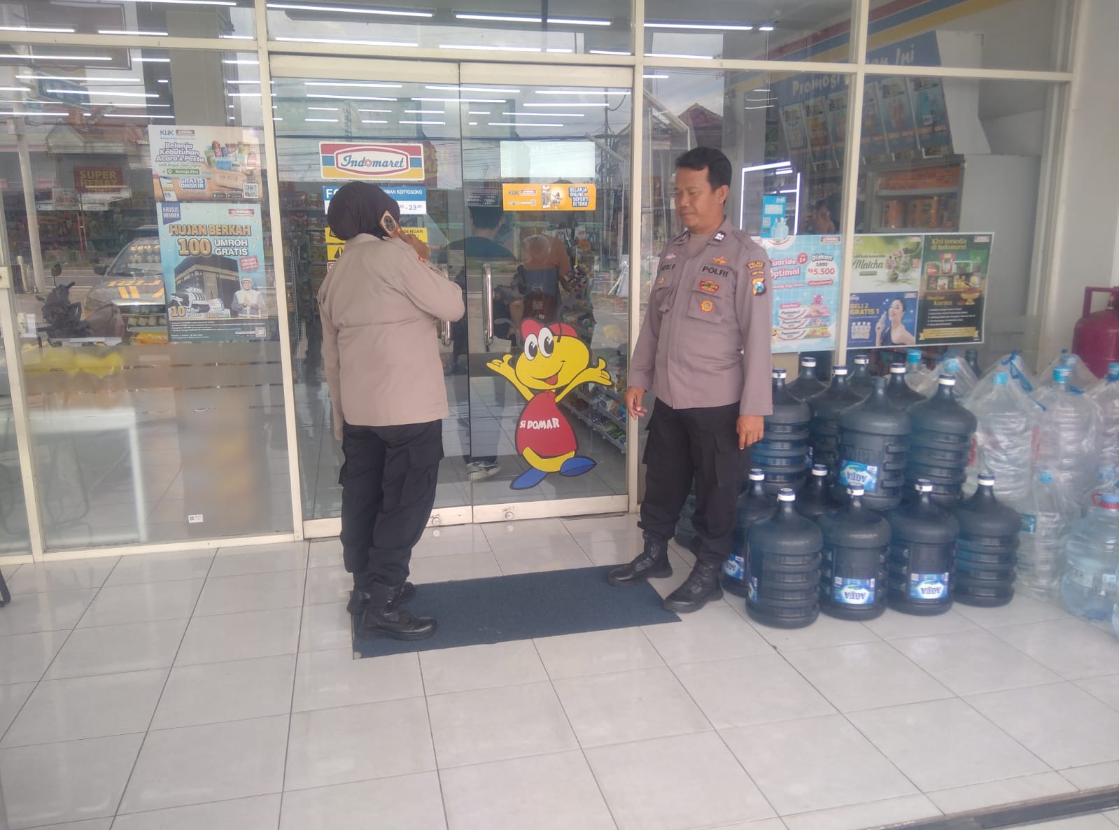 Polsek Kertosono Gelar Patroli Pertokoan untuk Cegah Curanmor di Toko Swalayan