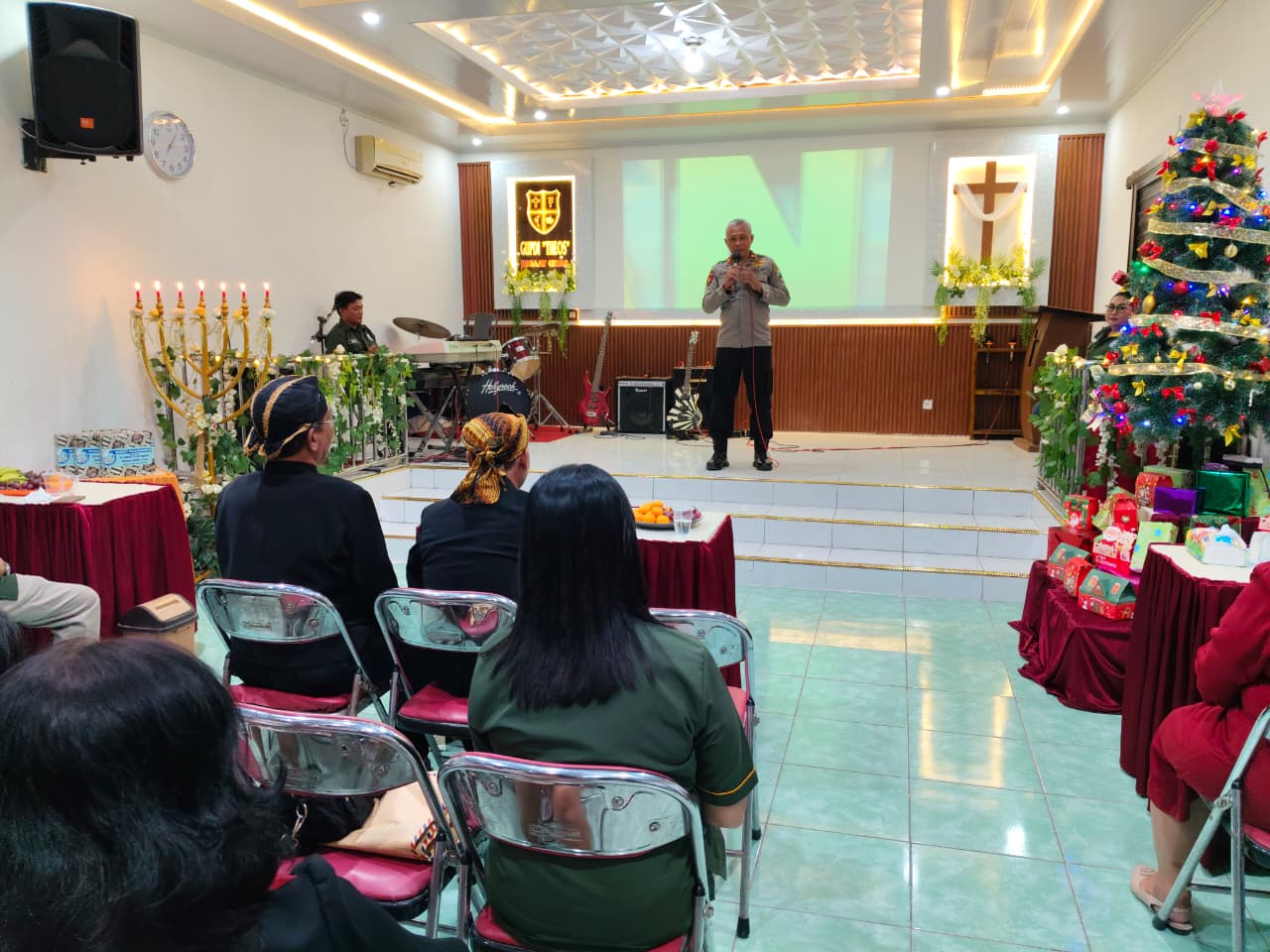 Kapolsek Warujayeng Hadiri Perayaan Natal BKSGKK Tanjunganom