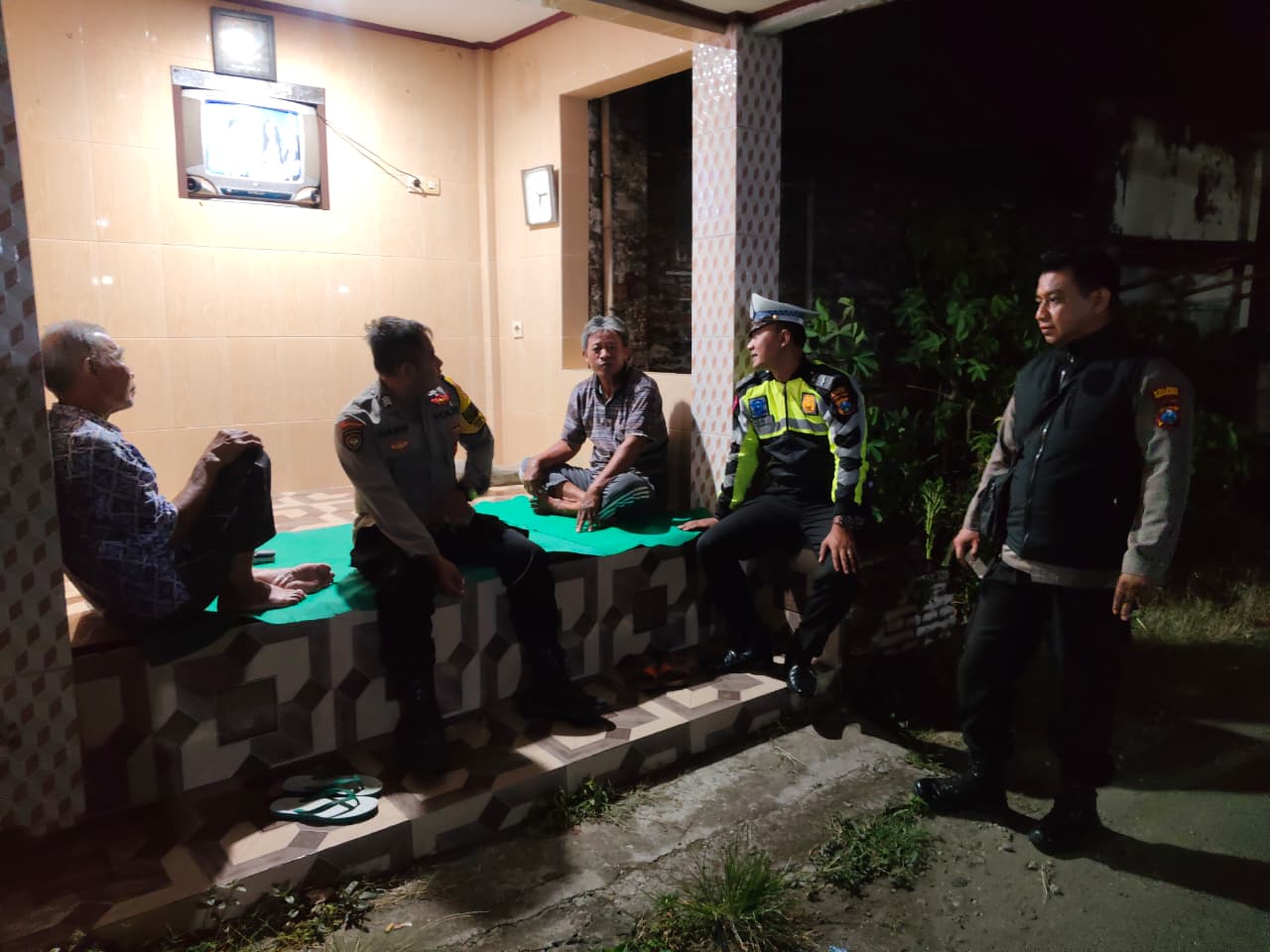 Pasca Lomba Siskamling, Polsek Warujayeng Intensifkan Sambang Pos Kamling