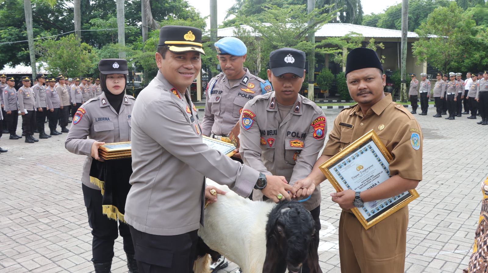 Satkamling Villa Candimas Juara I Lomba Siskamling Polres Nganjuk