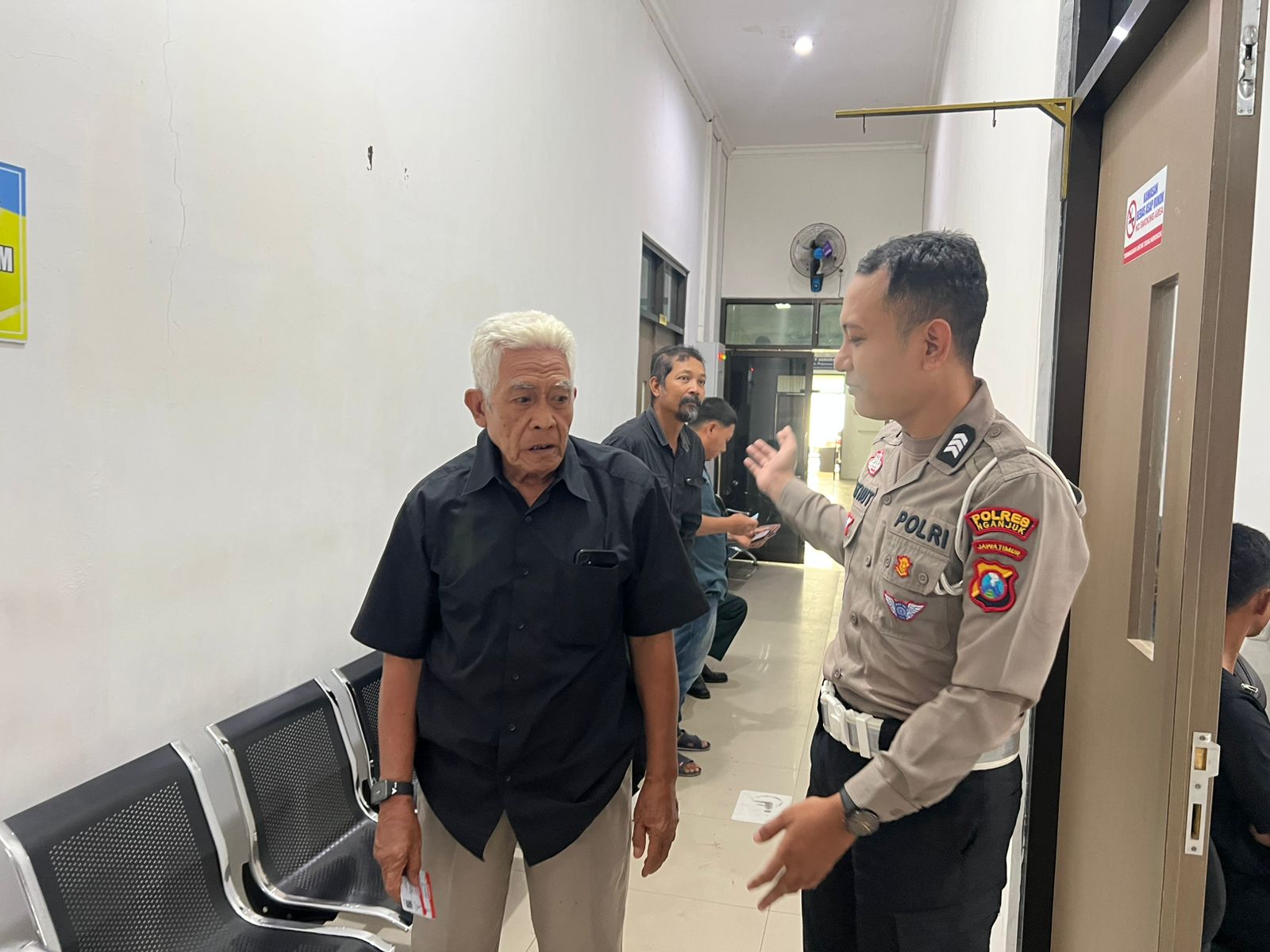 Satlantas Nganjuk Kedepankan Pelayanan Inklusif bagi Pemohon SIM Lansia