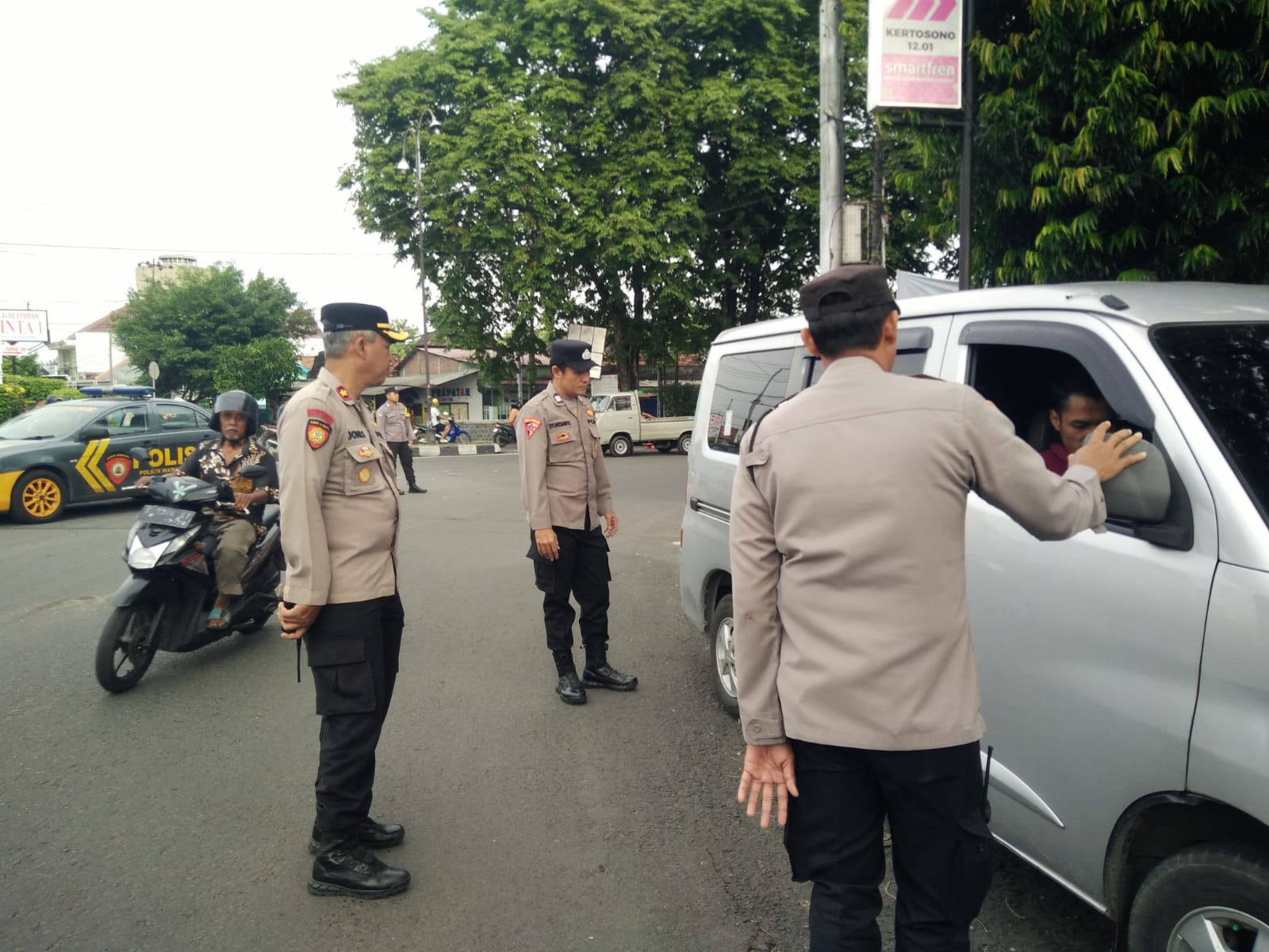 Cegah Gangguan Kamtibmas Polsek Kertosono Gelar Penyekatan Warga Perguruan Silat Di Wilayah Perbatasan