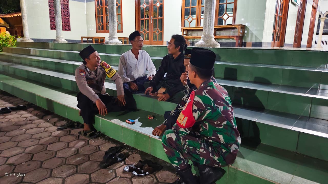 Sapa Warga di Masjid Ki Musa, Bhabinkamtibmas Desa Kedungombo Sampaikan Pesan Kamtibmas