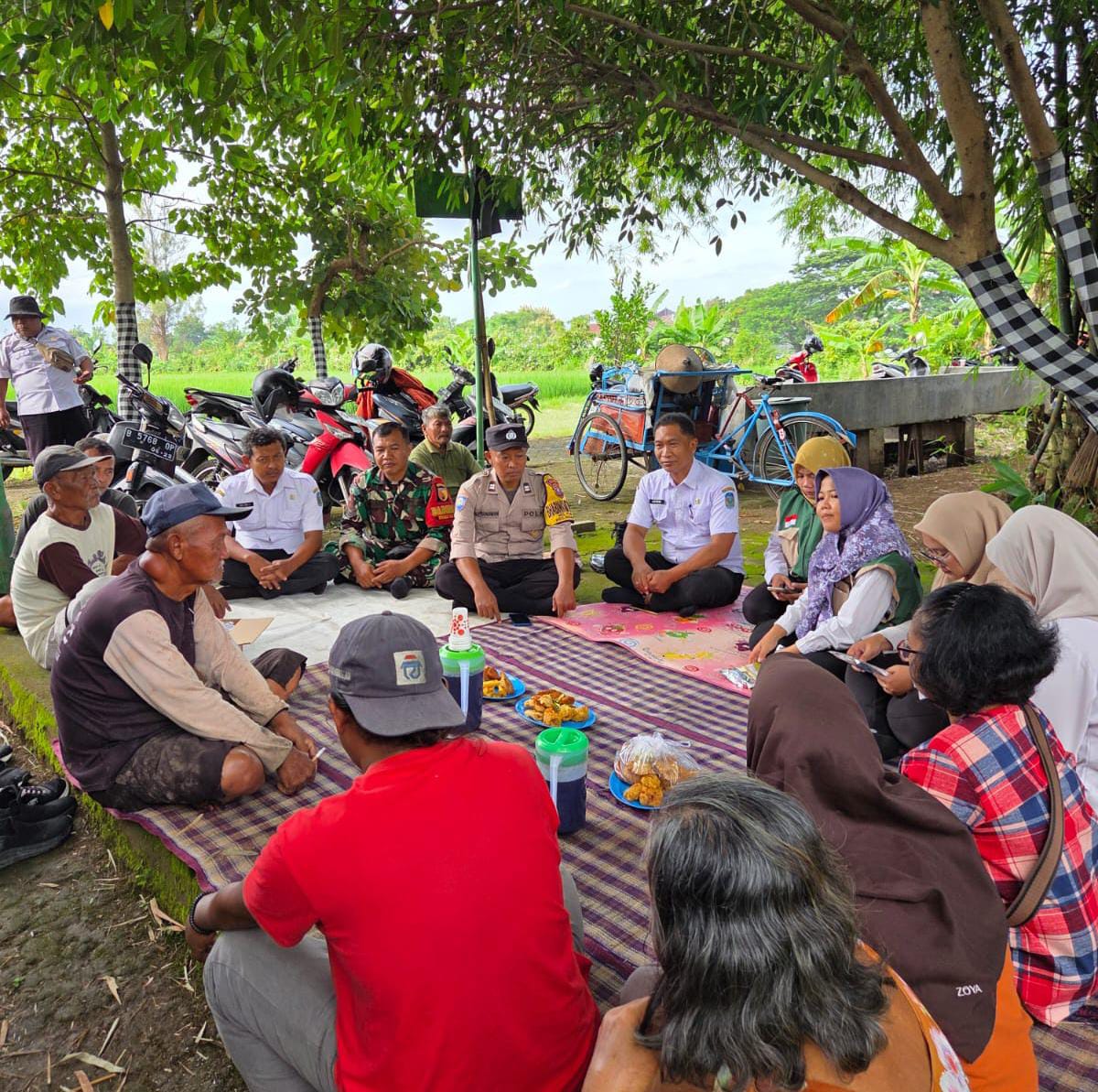 Bhabinkamtibmas Bersama 3 Pilar dan PPL Berikan Penyuluhan Peningkatan Kualitas Hasil Tanam di Kelurahan Ploso